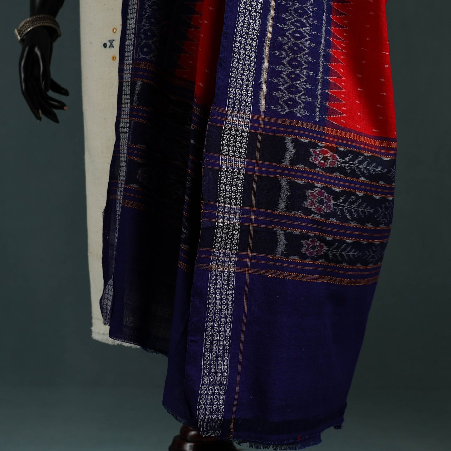 Ikat handloom cotton sambalpuri dupatta 08 - handcrafted