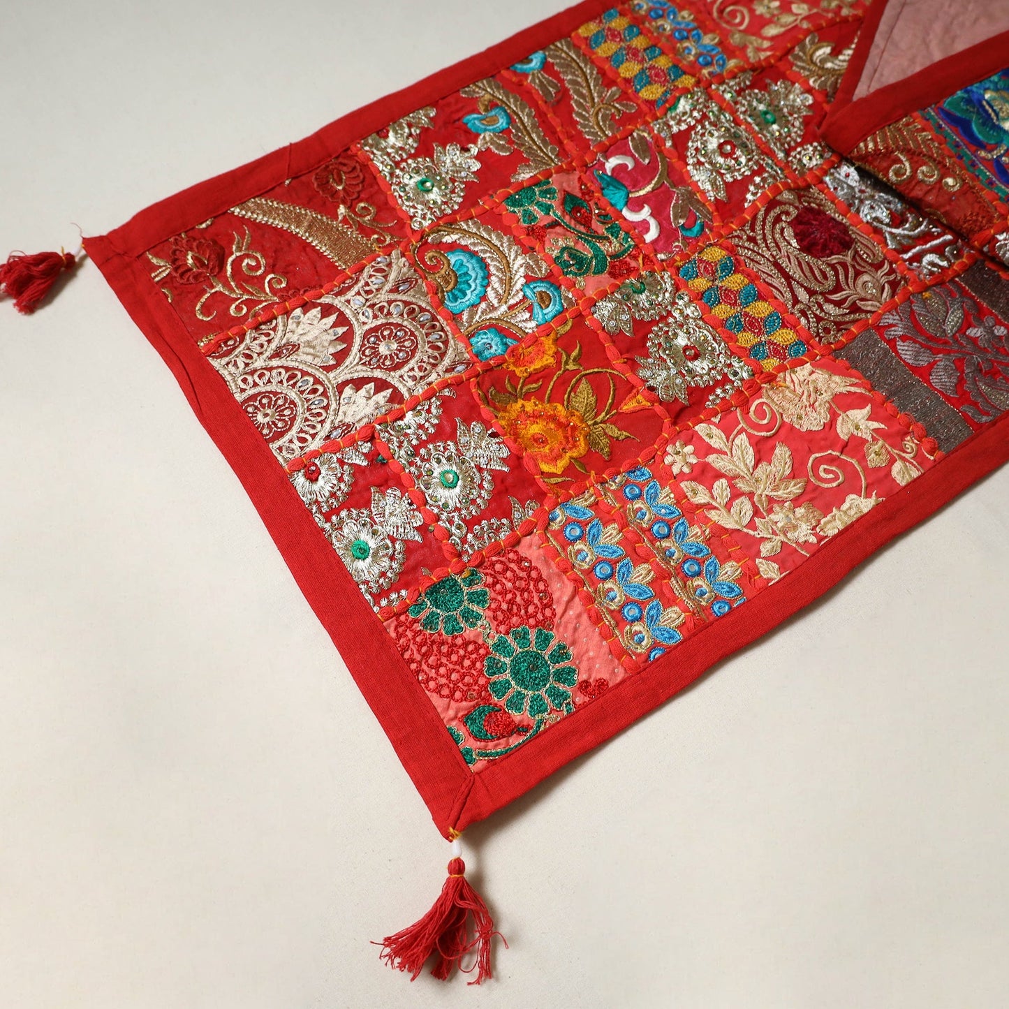 Khambadiya patchwork table runner (71 x 16 in) 03