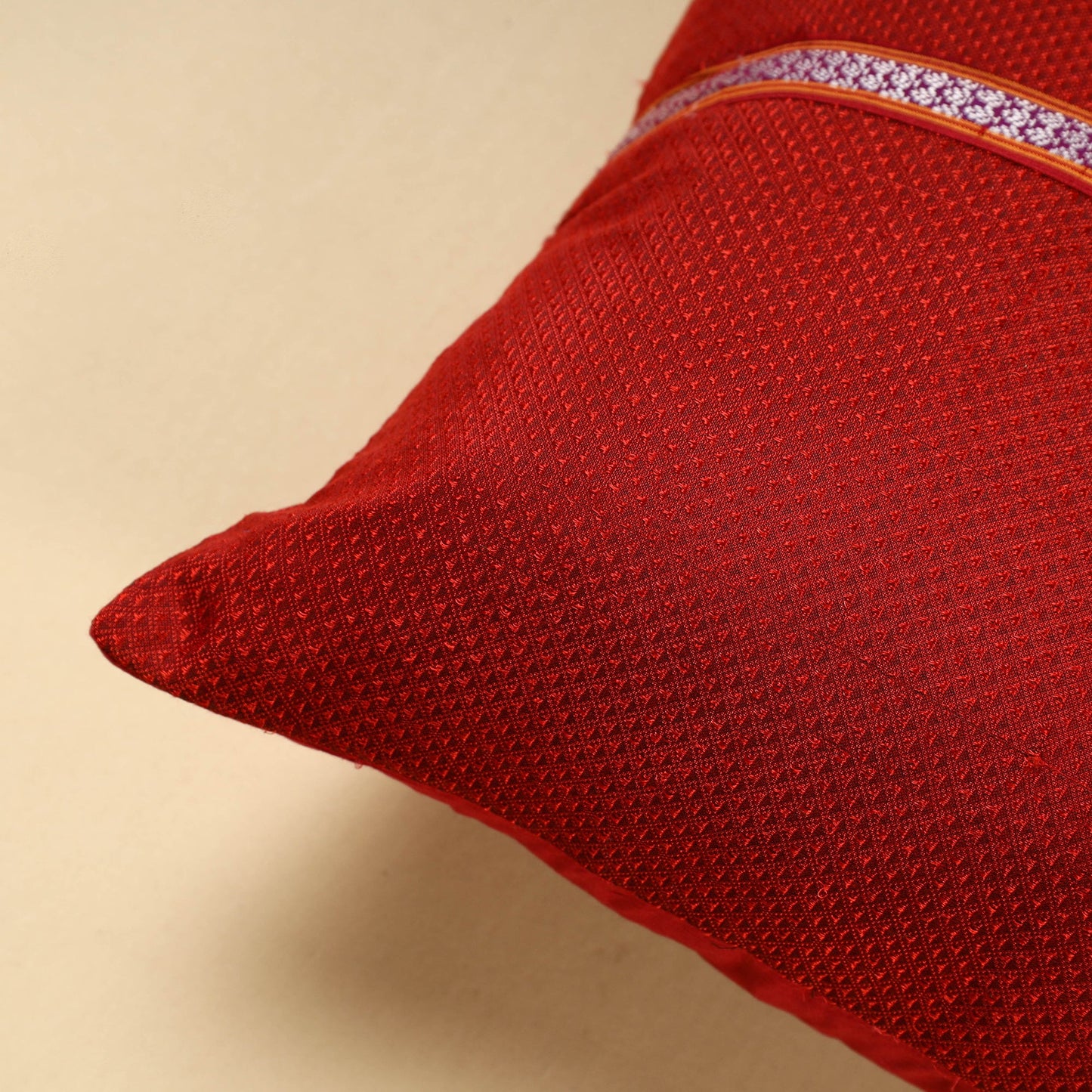 khun cushion cover