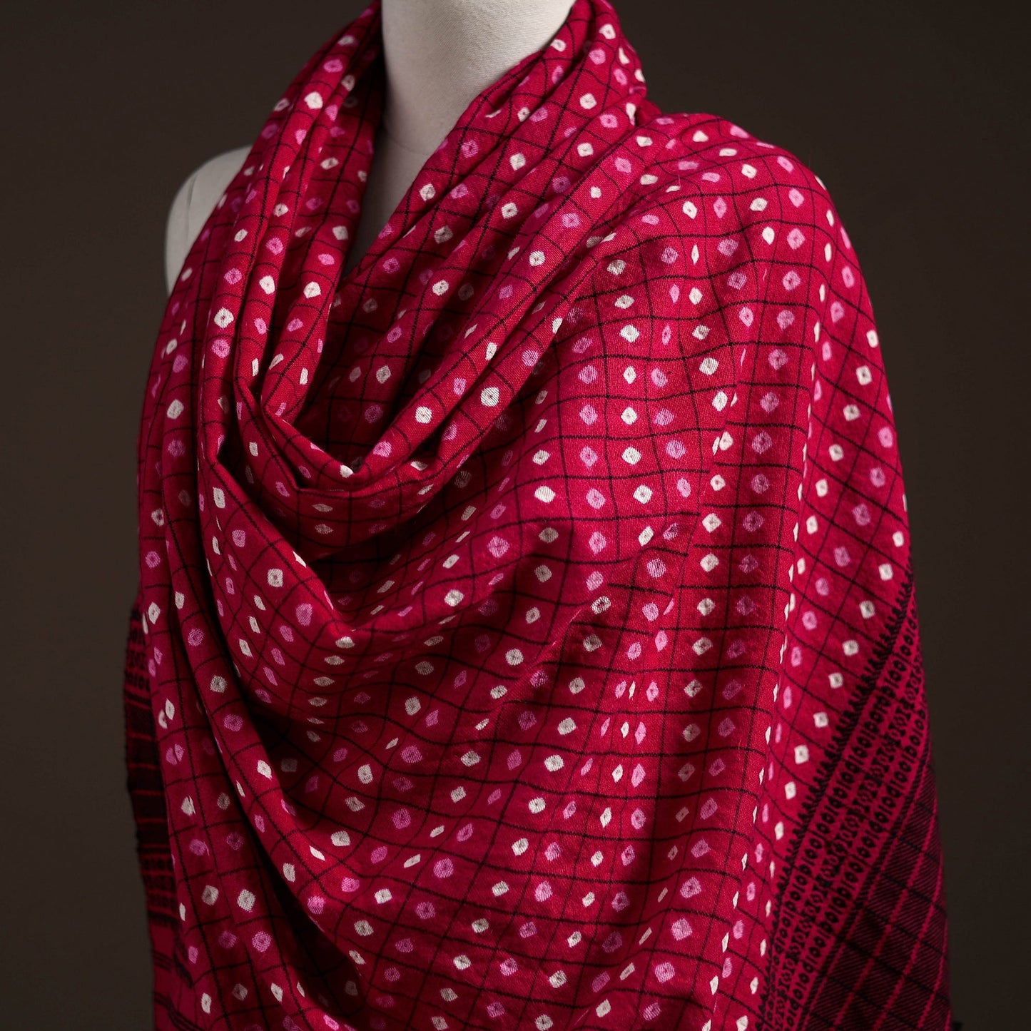 Kutch bhujodi handwoven merino wool bandhani tie-dye shawl