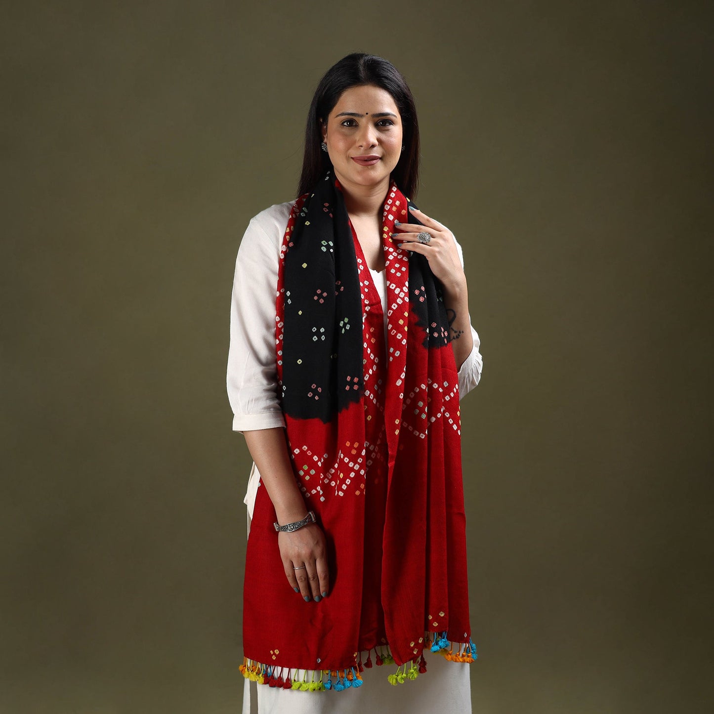 Kutch Handwoven Tie-Dye Wool Bandhani Stole