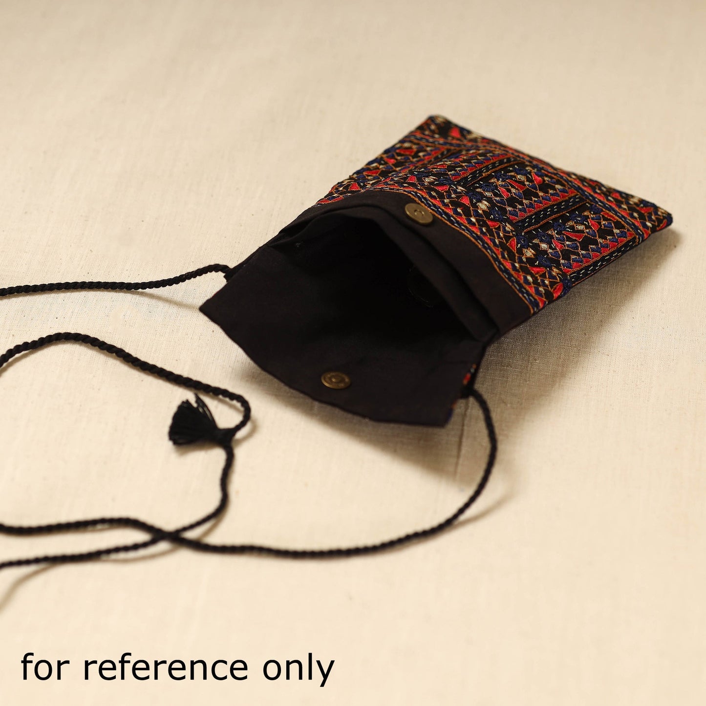 Kutch neran hand embroidered sling bag 244 - handcrafted