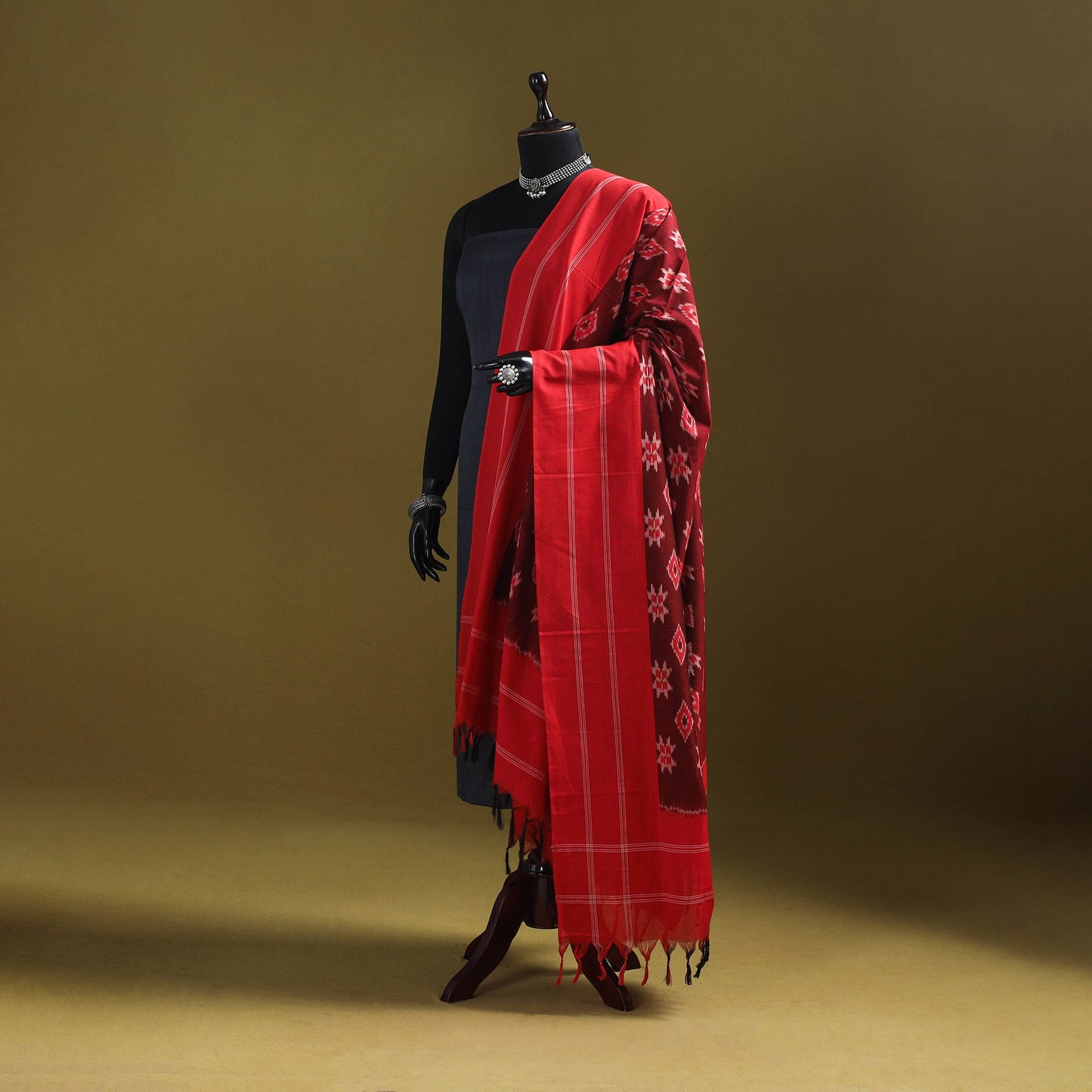 Red - mercerised cotton pochampally ikat dupatta 05