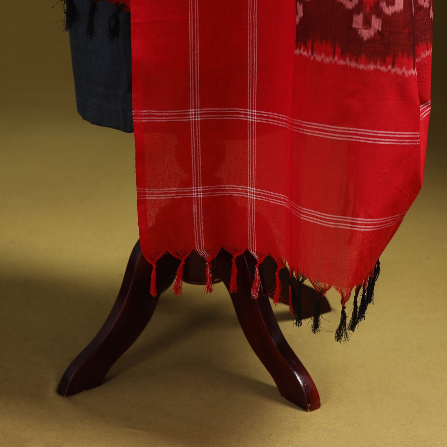 Red - mercerised cotton pochampally ikat dupatta 09