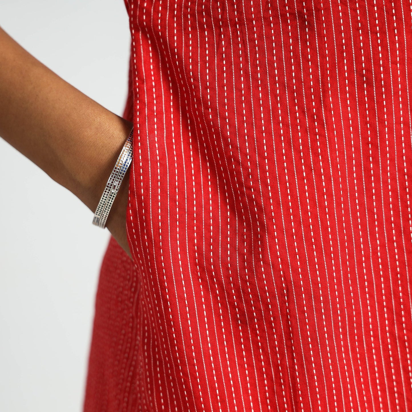 Buy Plain Running Stitch Cotton Pintuck Long Kurta Online at iTokri.com