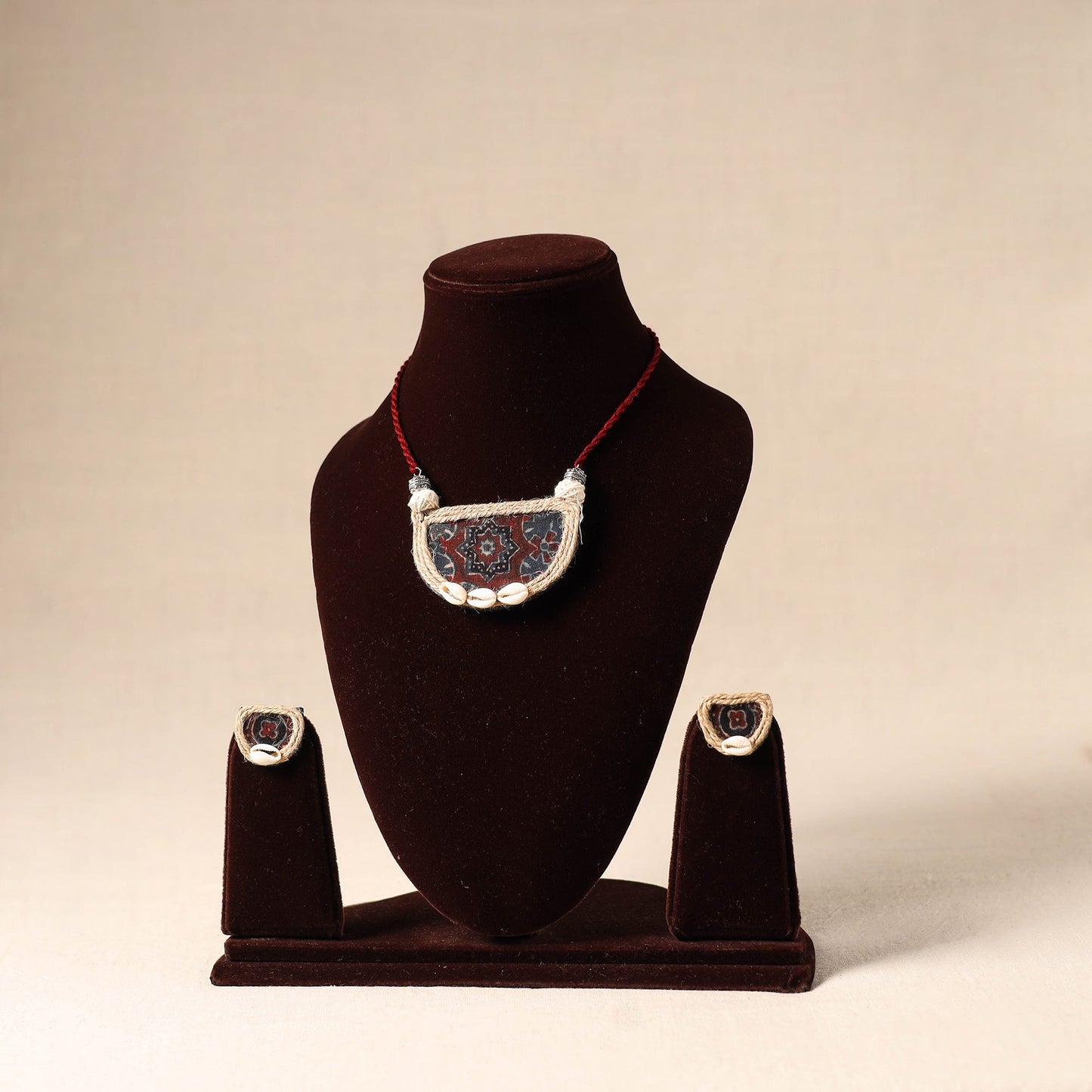 Red - shell work fabart jute necklace set 39 - handcrafted