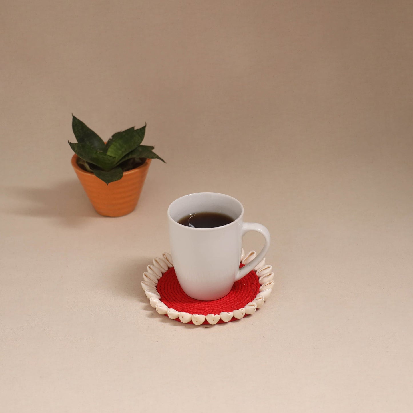 Shell work handcrafted thread coaster 02