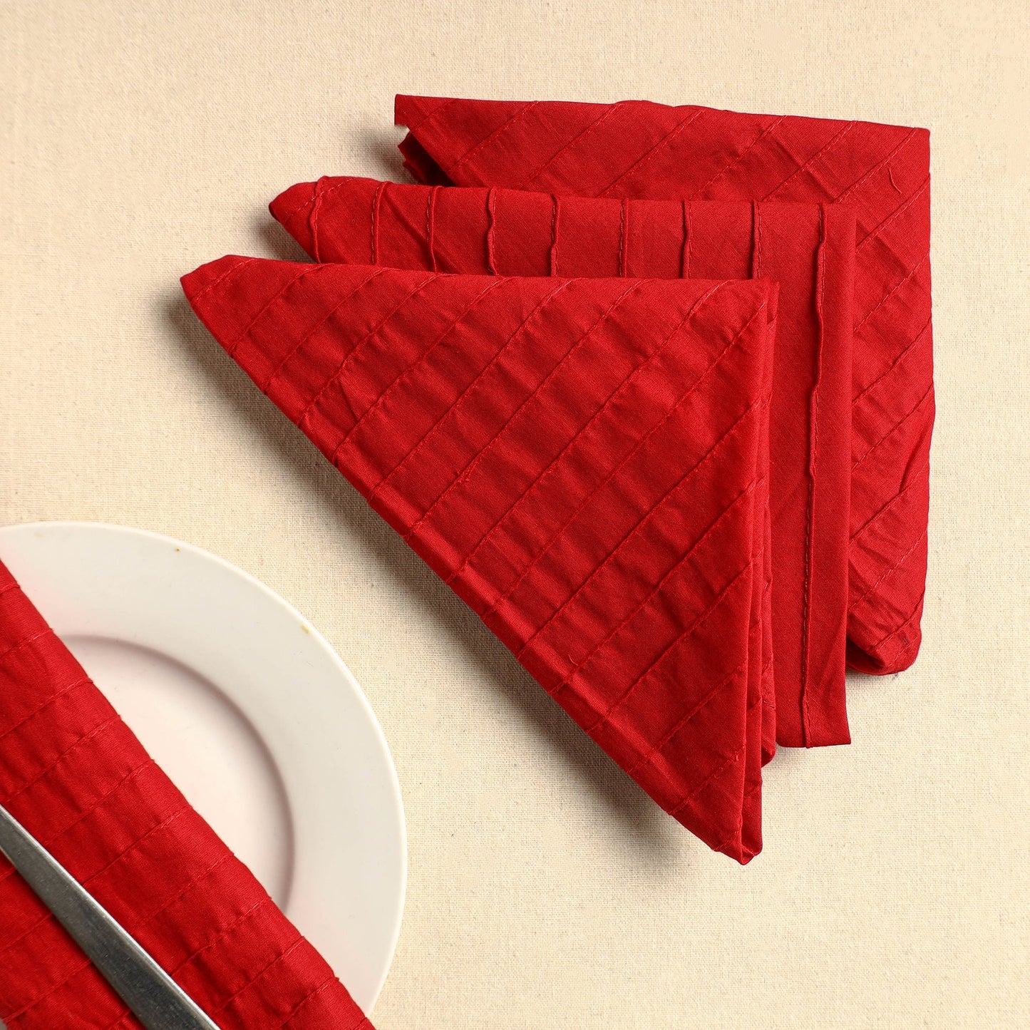 Red Set of 4 - Pintuck Plain Cotton Table Napkins (18 x 18 in) 08