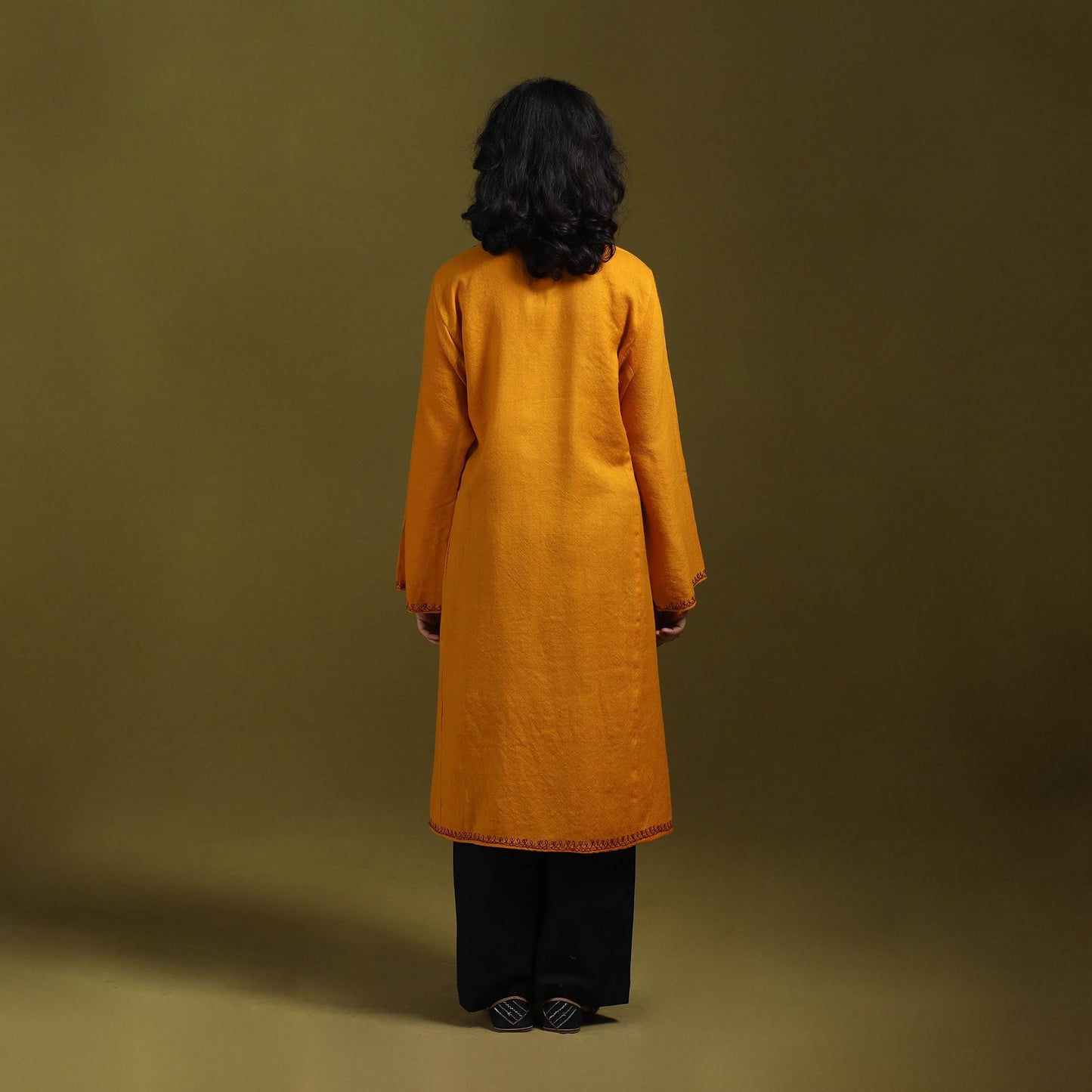 Sozni hand embroidered kashmiri merino wool pheran 12