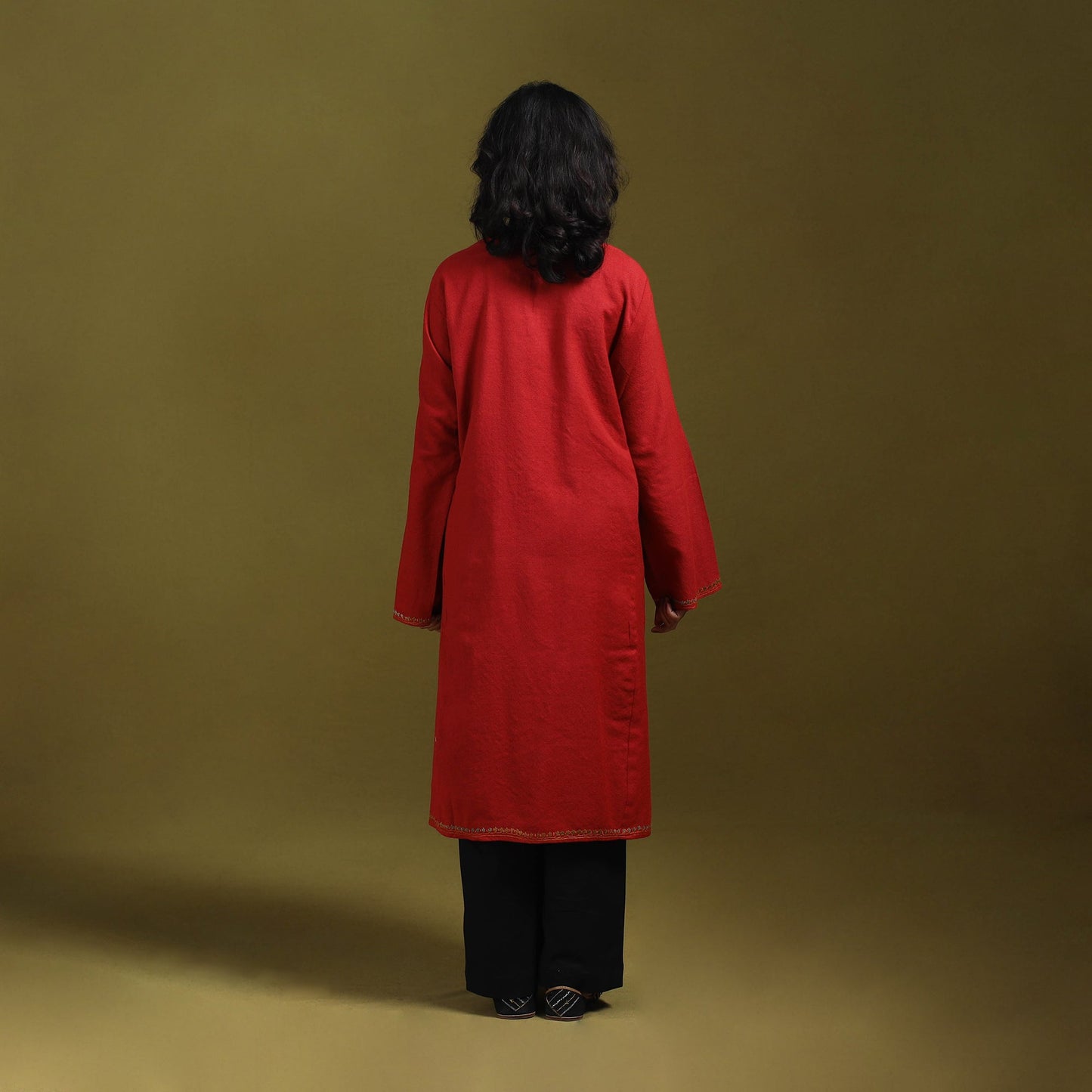 Sozni hand embroidered kashmiri merino wool pheran 15