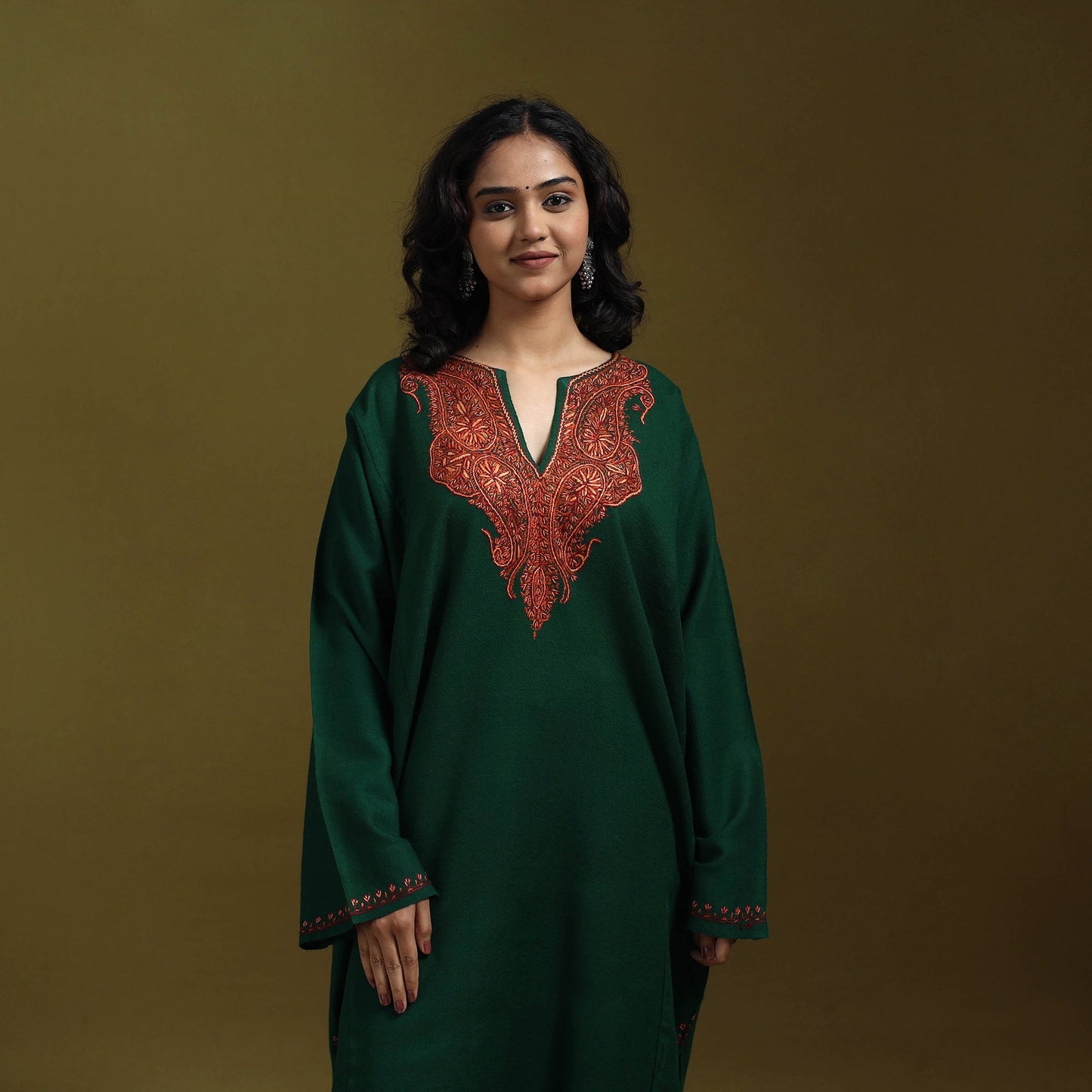 Sozni hand embroidered kashmiri merino wool pheran 21