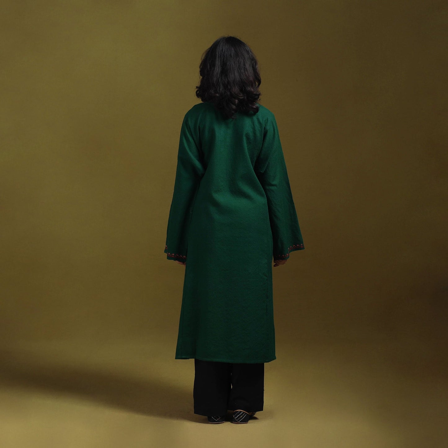 Sozni hand embroidered kashmiri merino wool pheran 21