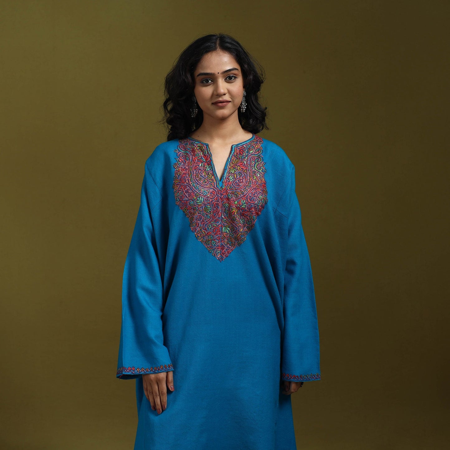 Sozni hand embroidered kashmiri merino wool pheran 22