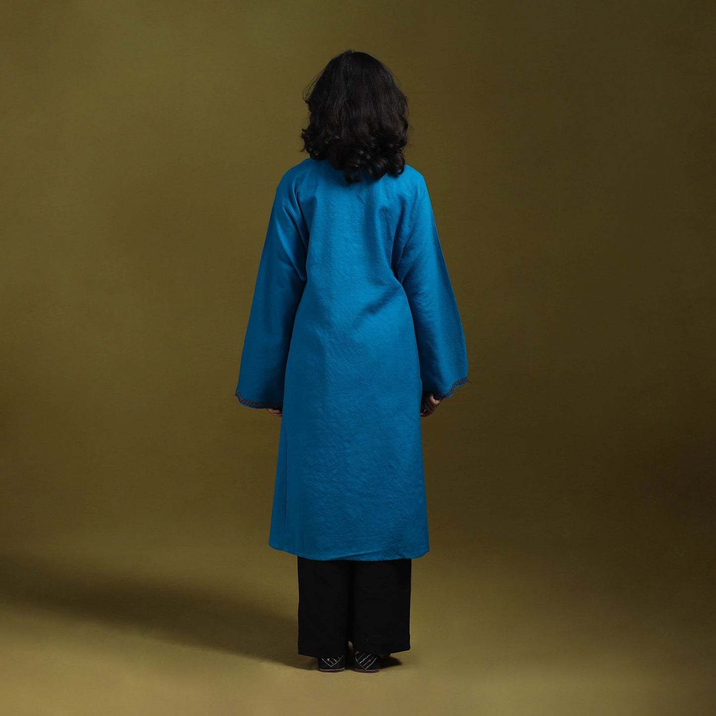 Sozni hand embroidered kashmiri merino wool pheran 22