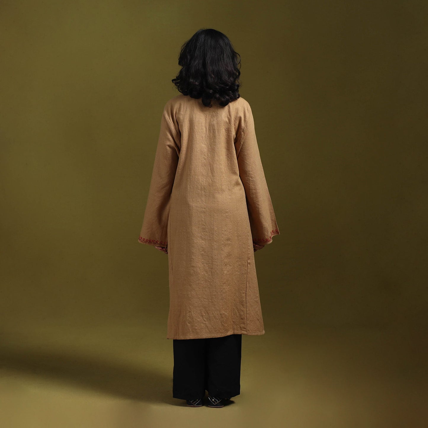 Sozni hand embroidered kashmiri merino wool pheran 37