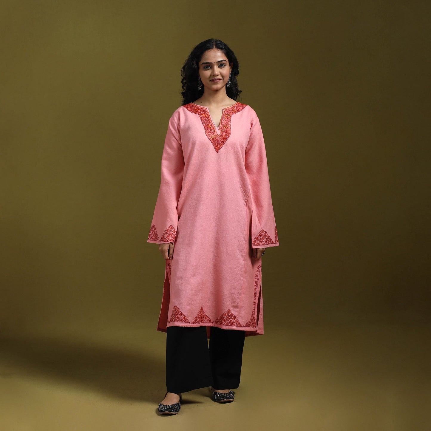 Sozni hand embroidered kashmiri merino wool pheran 47