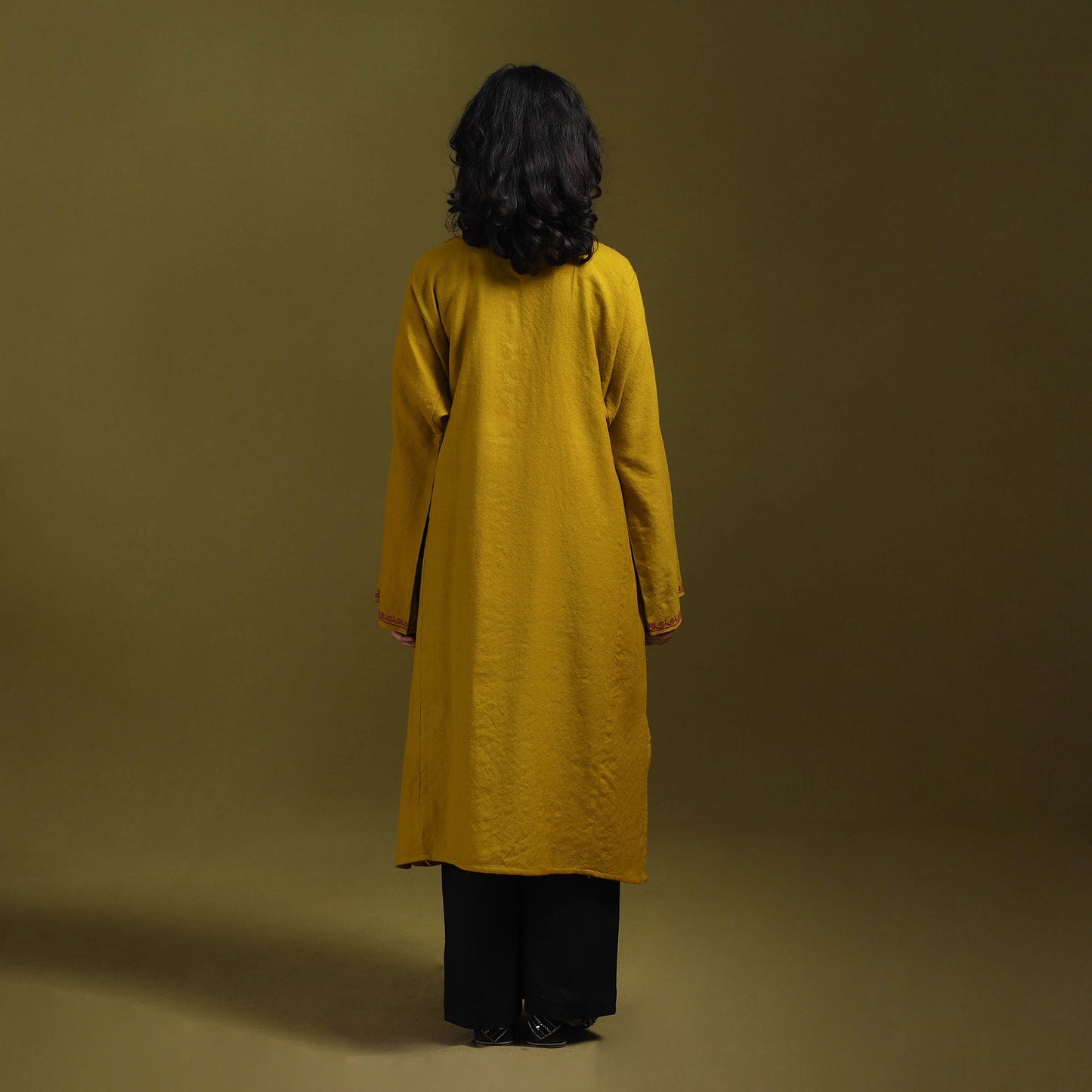 Sozni hand embroidered kashmiri merino wool pheran 49