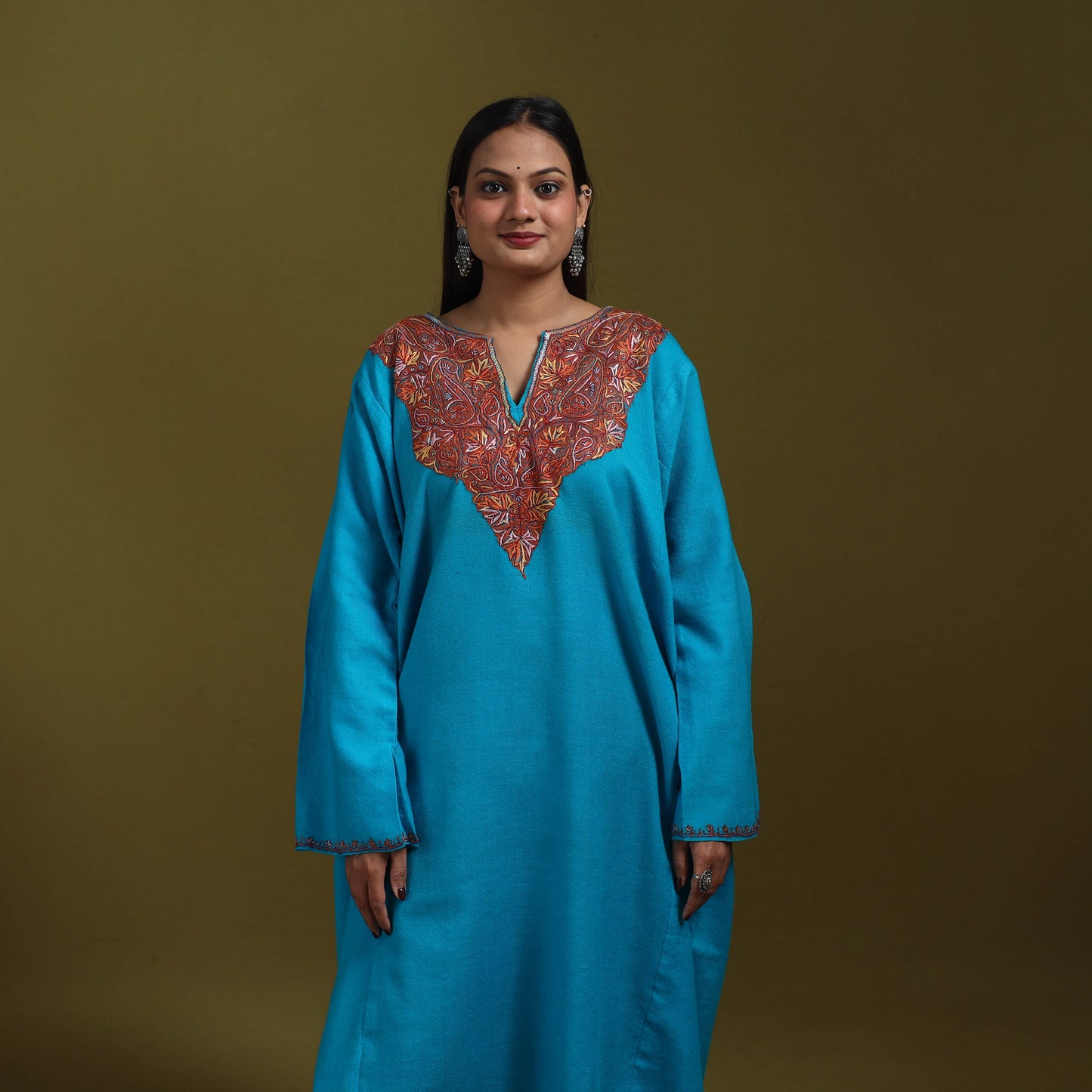 Sozni hand embroidered kashmiri merino wool pheran 50