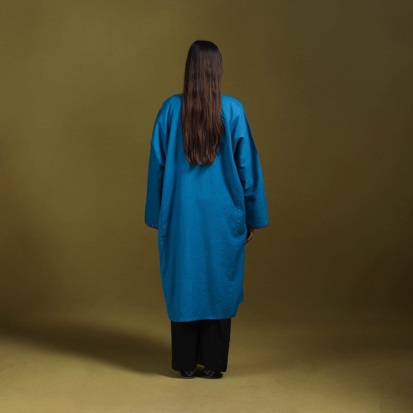 Sozni hand embroidered kashmiri merino wool pheran 51