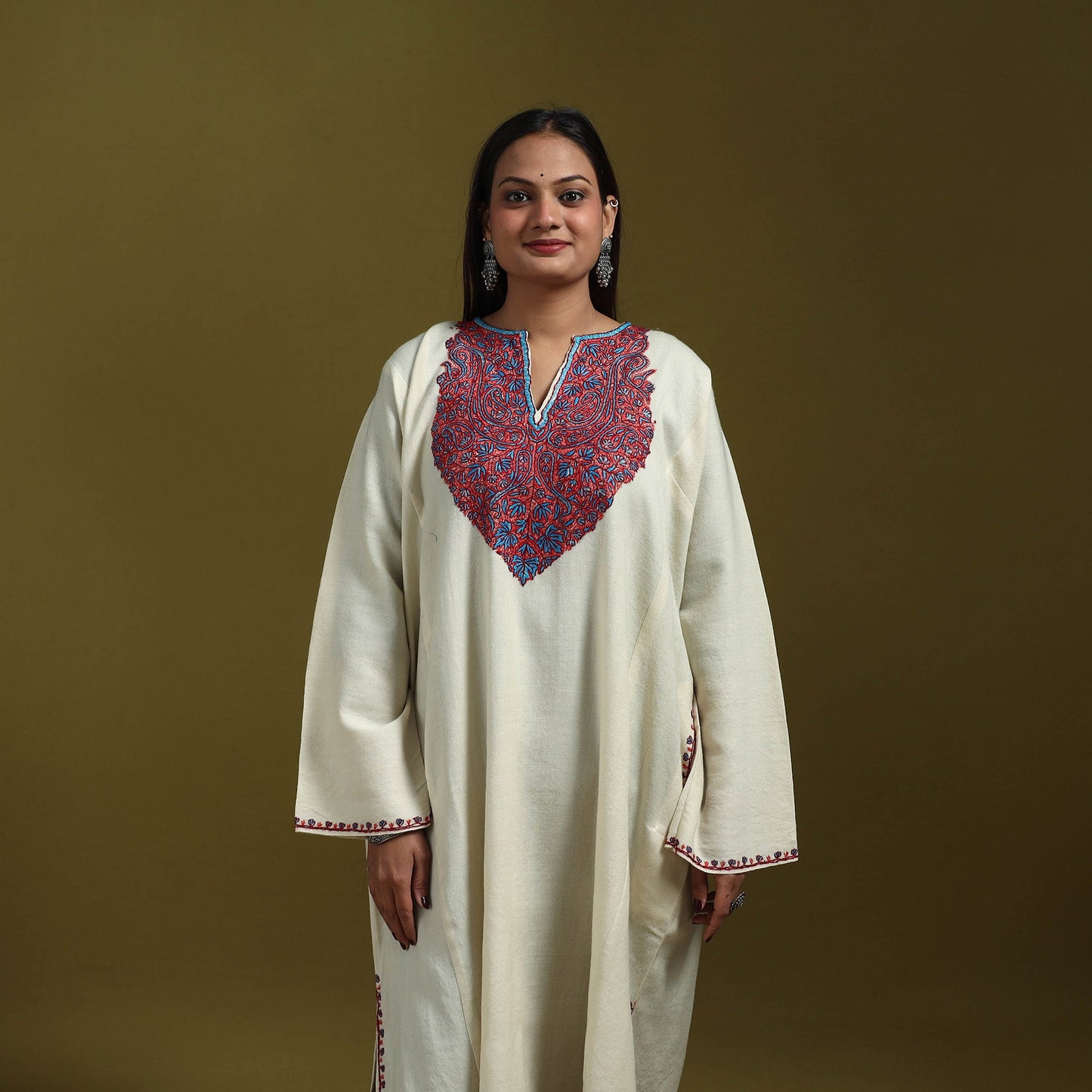 Sozni hand embroidered kashmiri merino wool pheran 63