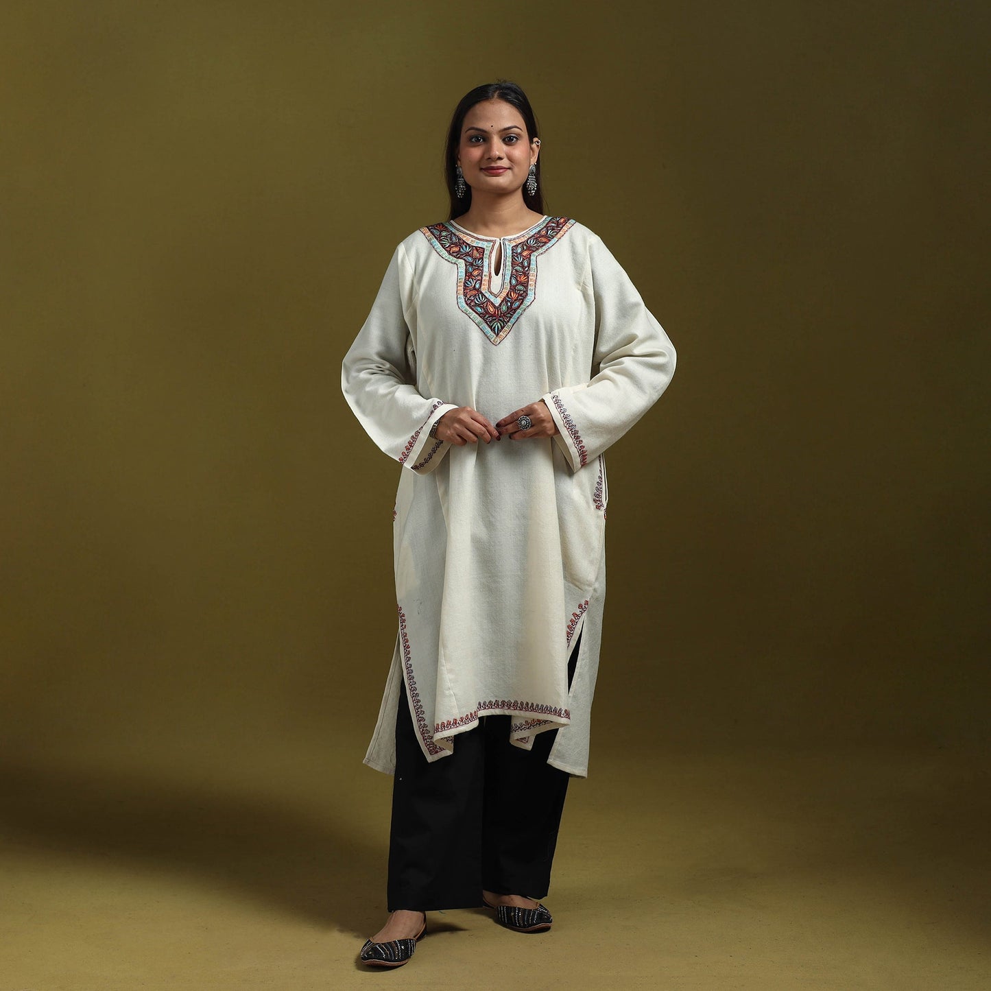 Sozni hand embroidered kashmiri merino wool pheran 65