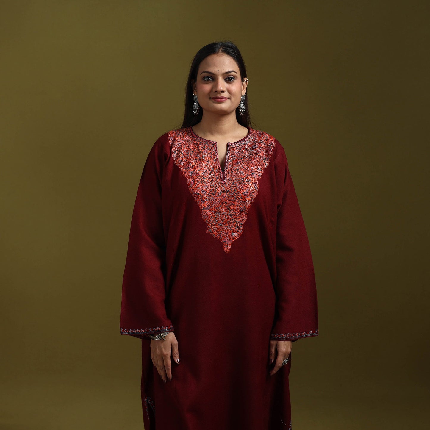 Sozni hand embroidered kashmiri merino wool pheran 68