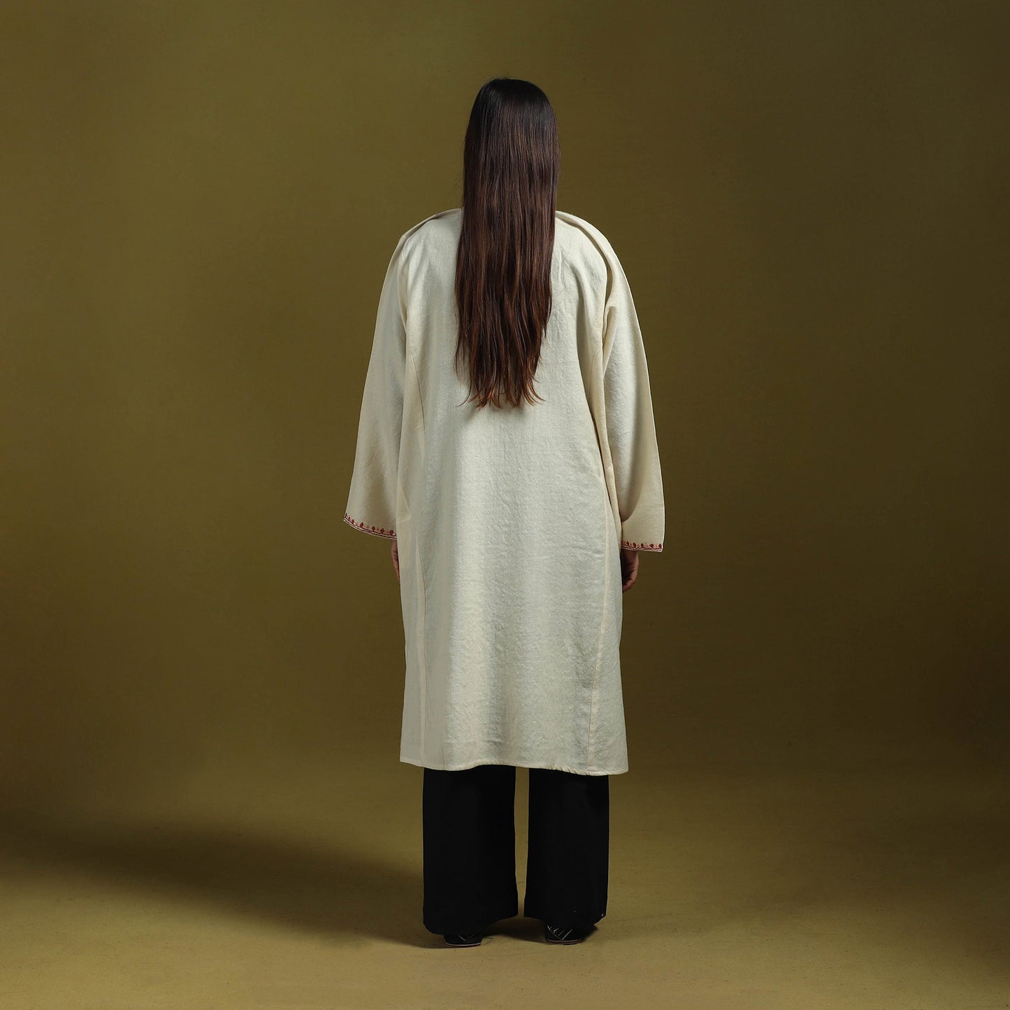 Sozni hand embroidered kashmiri merino wool pheran 69