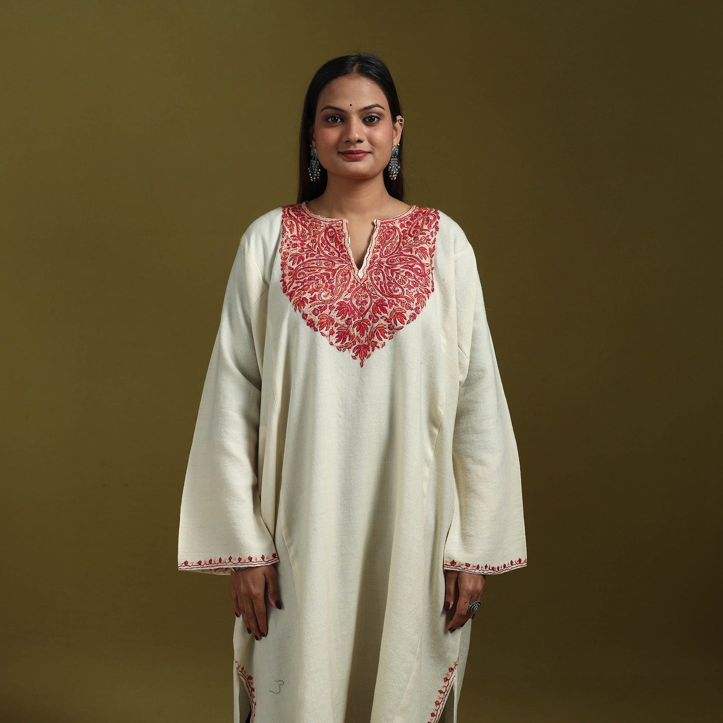 Sozni hand embroidered kashmiri merino wool pheran 69