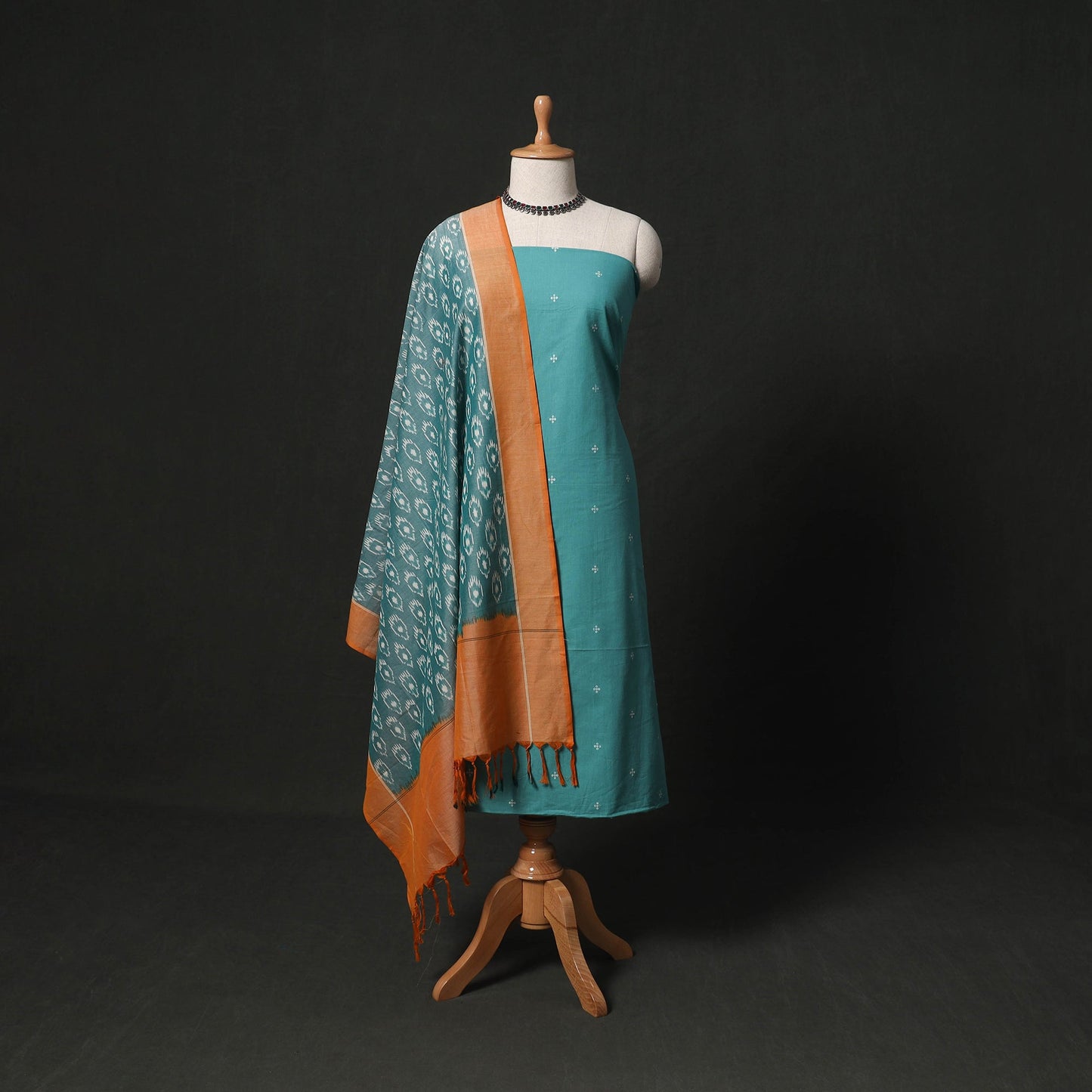 Thread buti cotton plain 2pc unstitched dress material