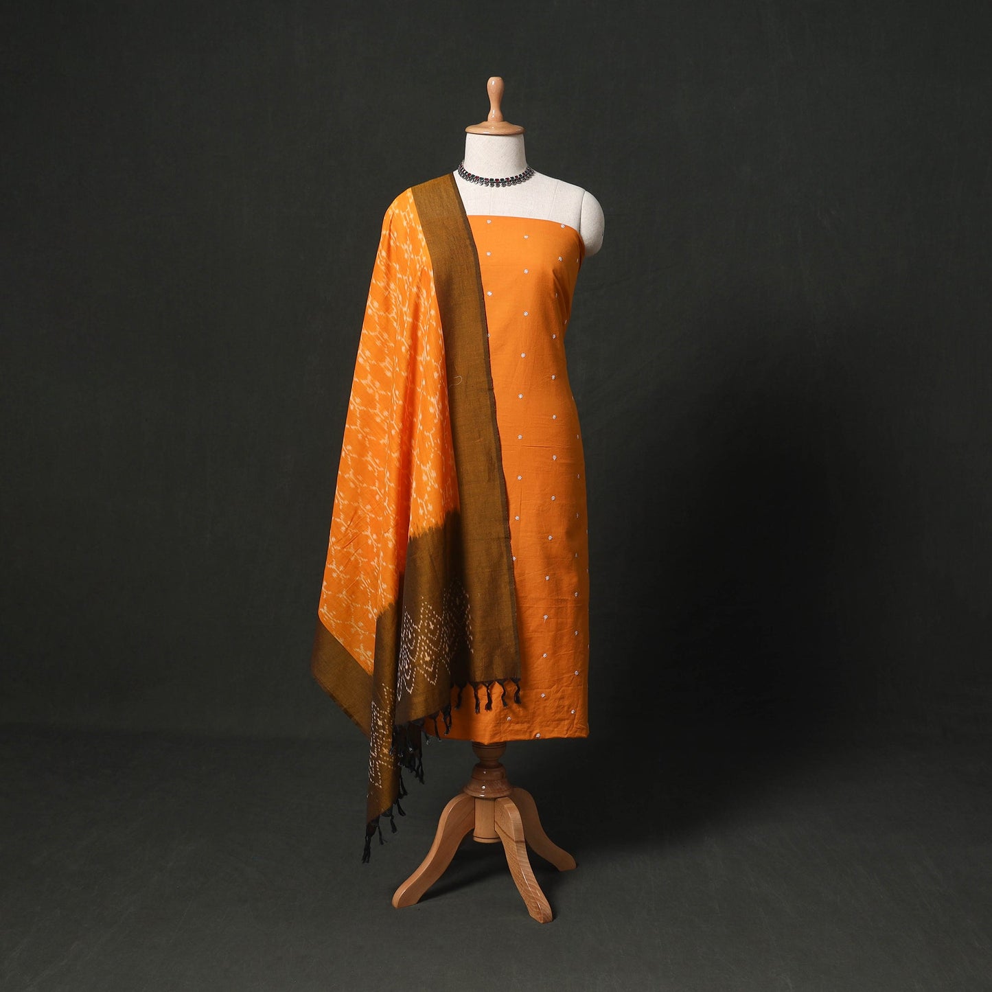 Thread buti cotton plain 2pc unstitched dress material