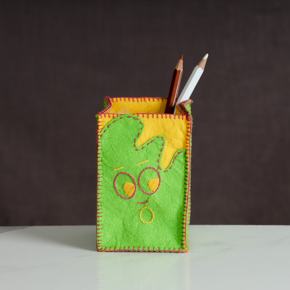 Threadwork Story Board Pen Stand - Toothy Online Shopping l iTokri.com