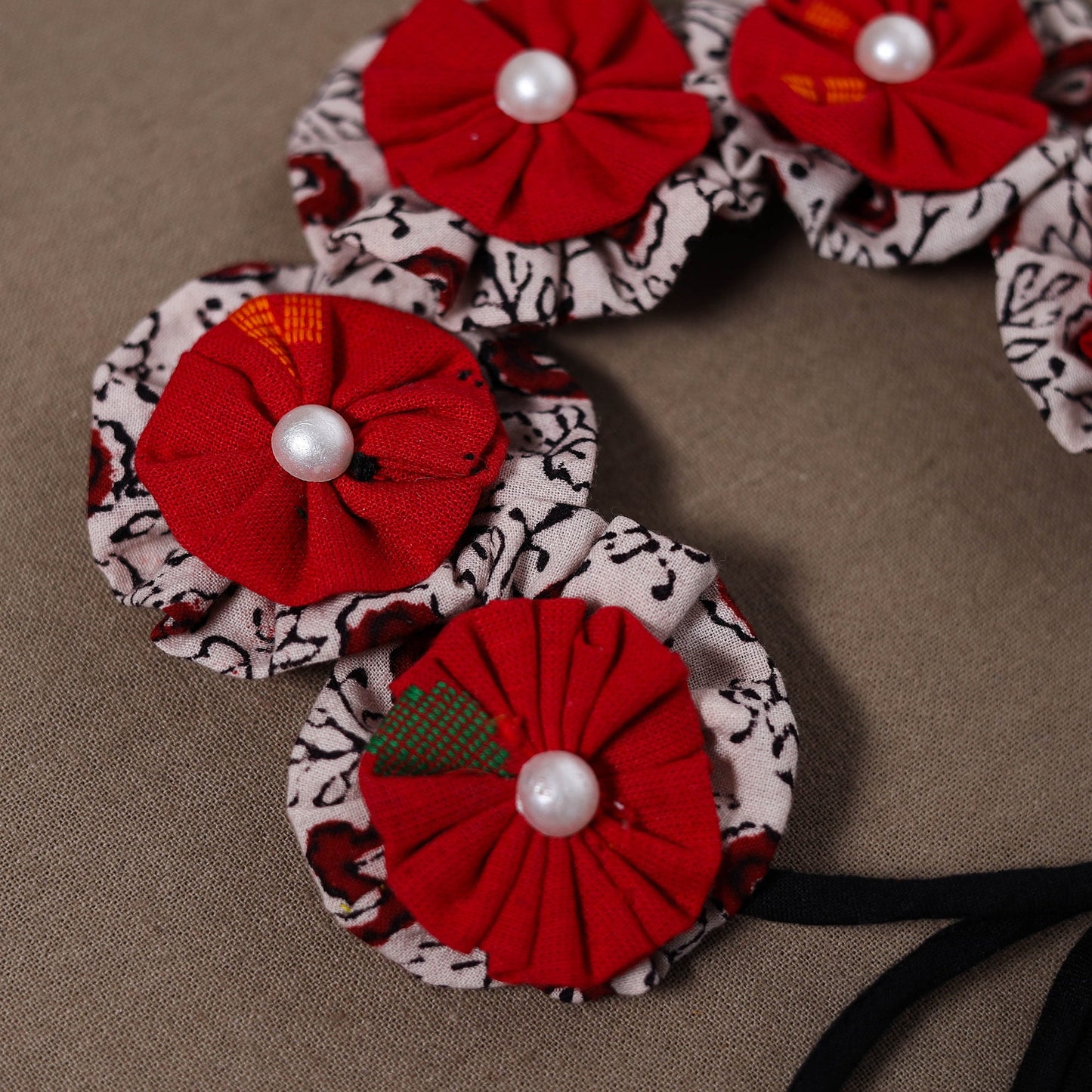 Traditional Handmade Fabart Gulabi Gajra