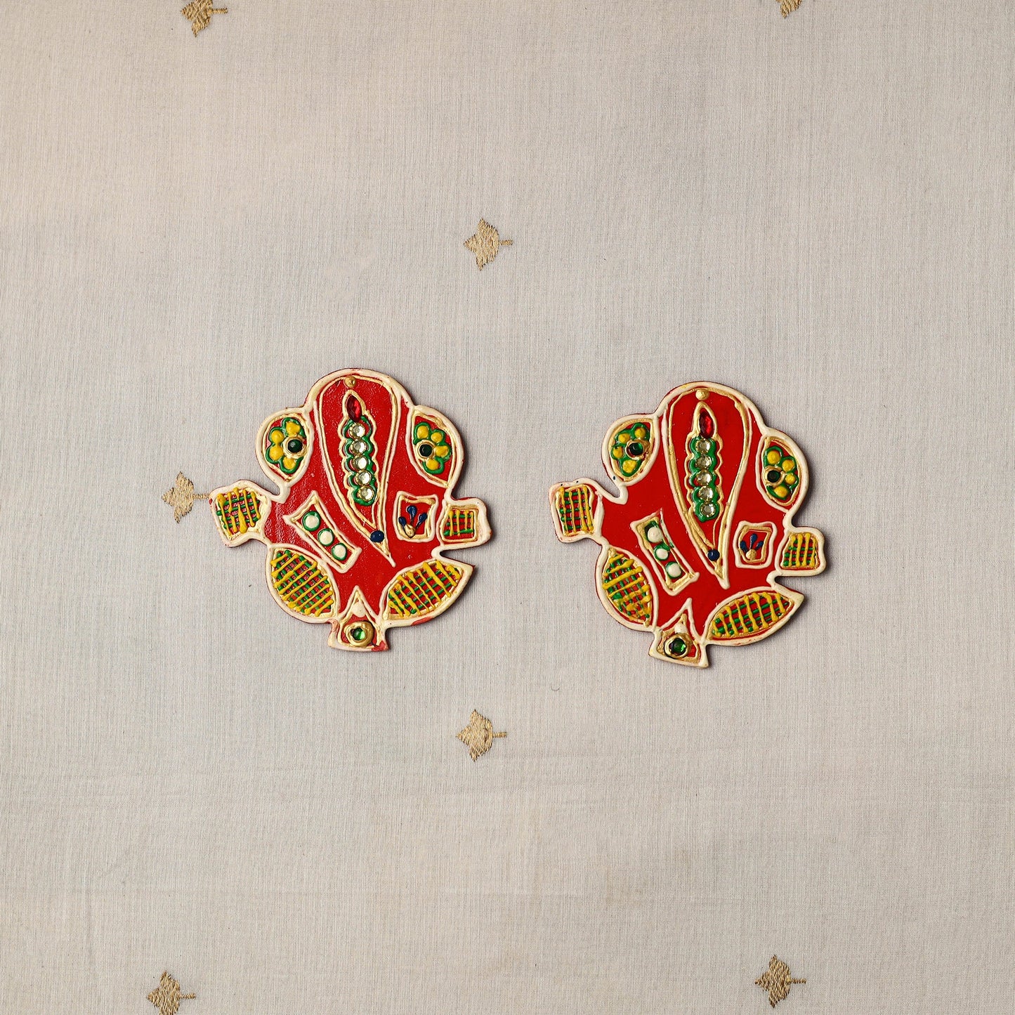 Traditional handpainted wooden ganesha (set of 2) 08