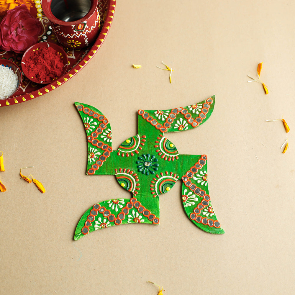 Traditional Handpainted Wooden Swastik Online at iTokri.com
