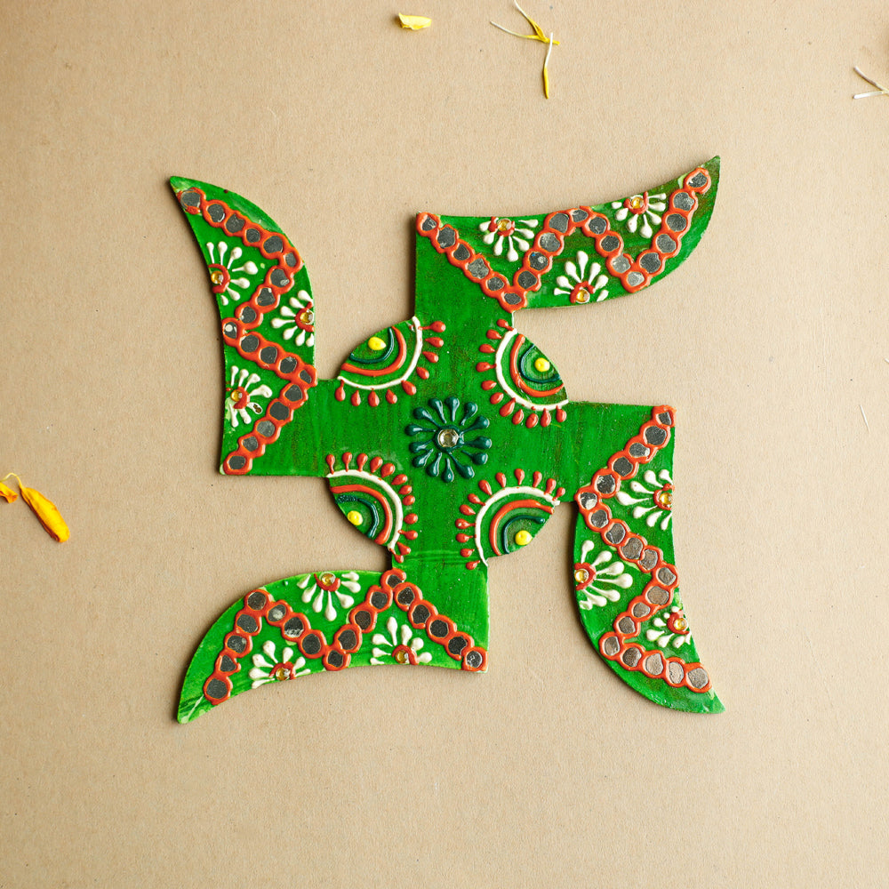 Traditional Handpainted Wooden Swastik Online at iTokri.com