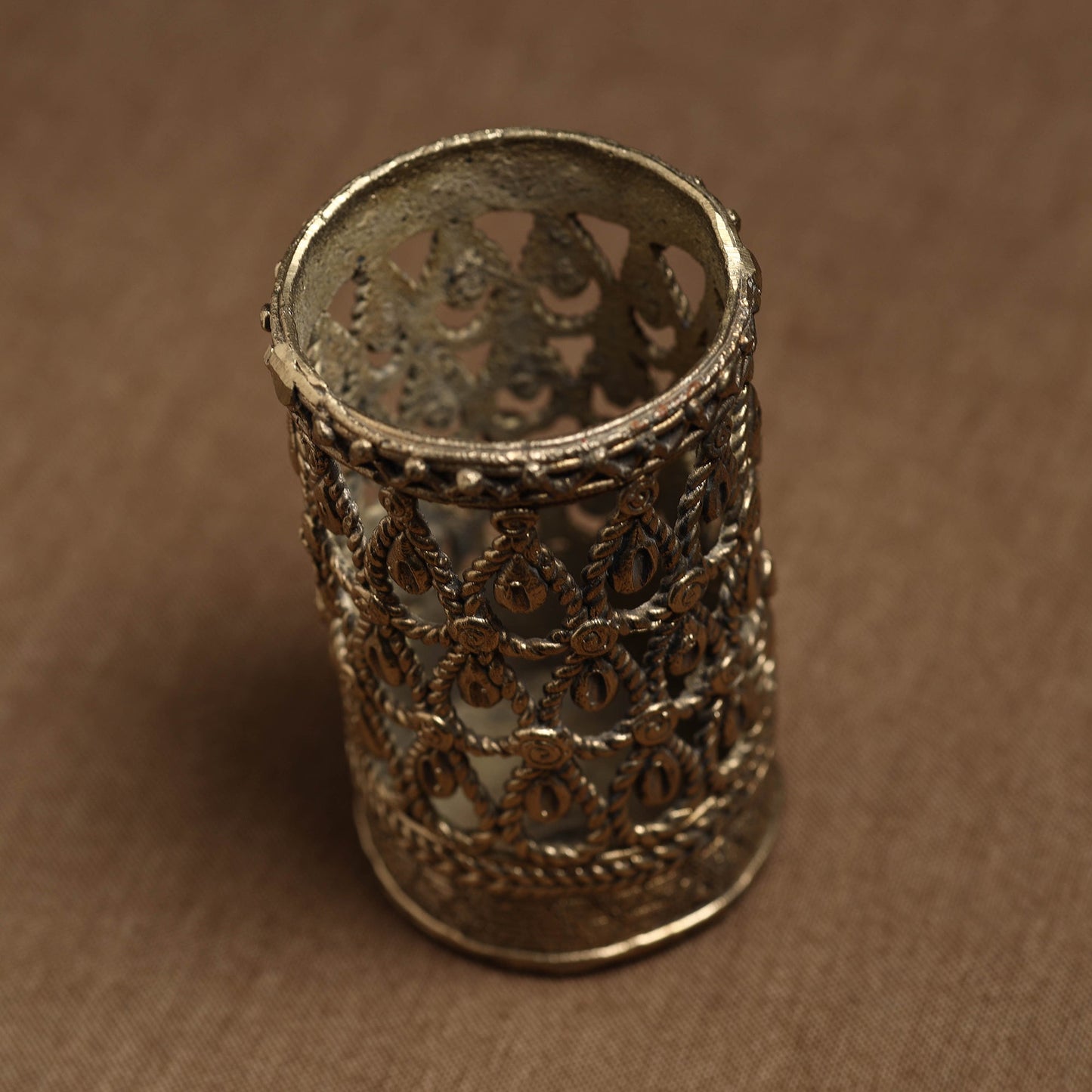 Tribal Odisha Dokra Handmade Pen Stand Online at iTokri.com