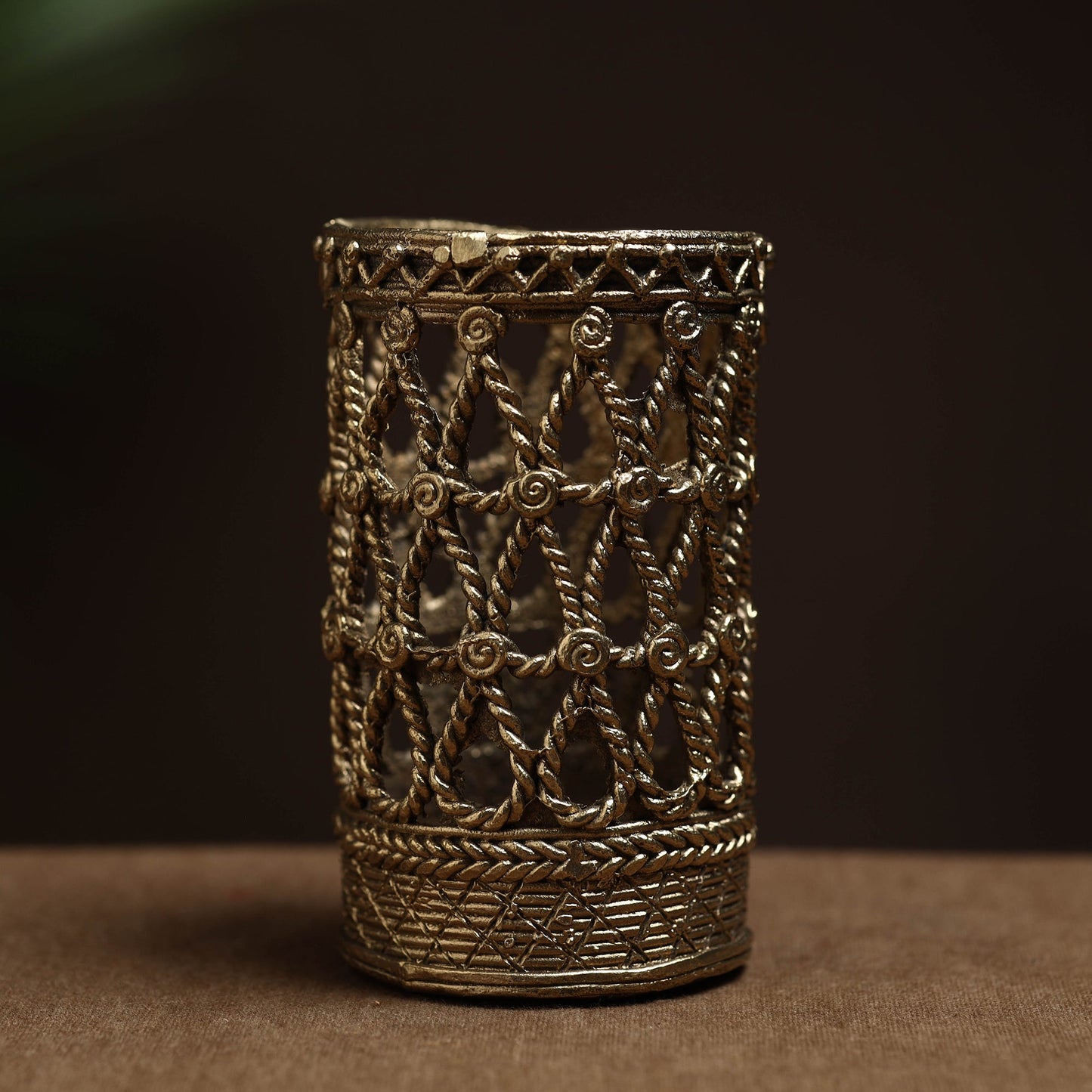 Tribal Odisha Dokra Handmade Pen Stand Online at iTokri.com