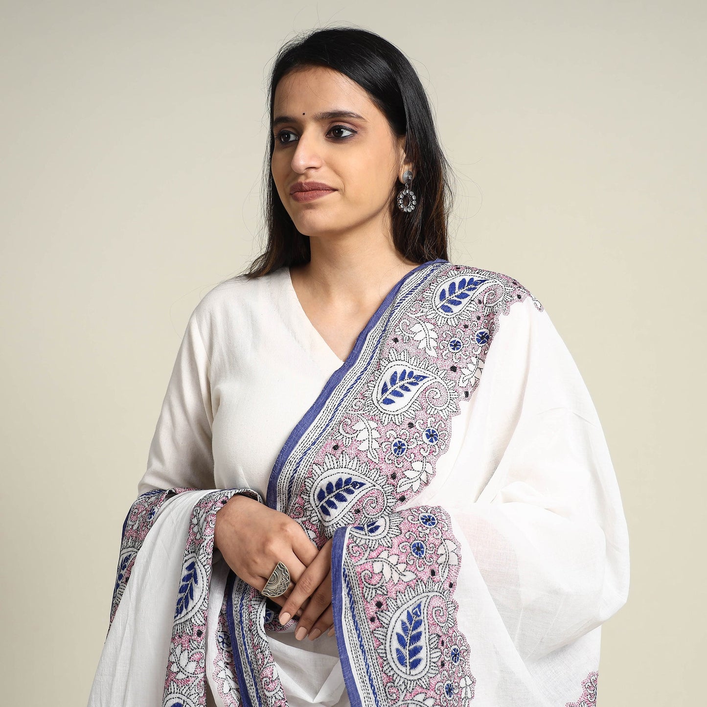 Buy Bengal Kantha Embroidered Cotton Handloom Dupatta Online at iTokri.com