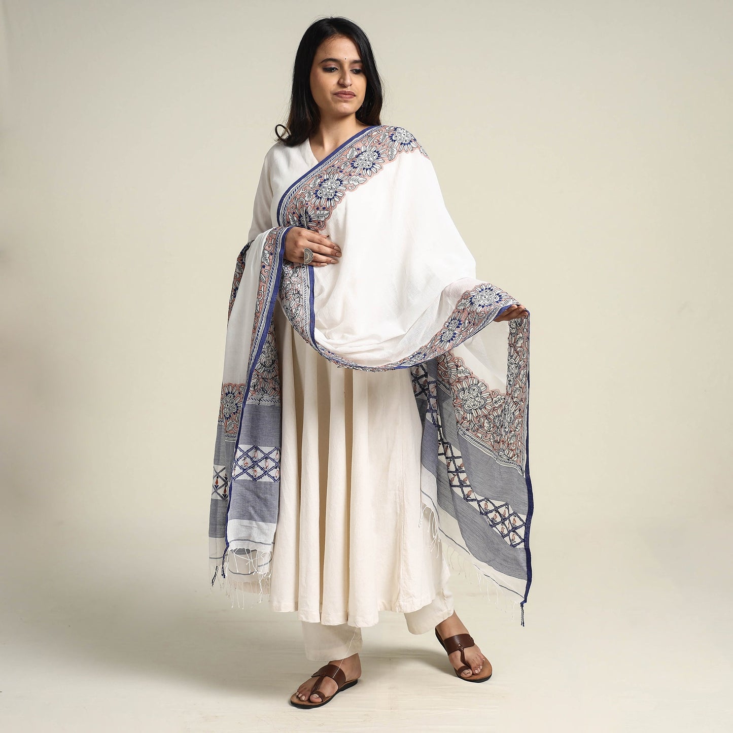 Buy Bengal Kantha Embroidered Cotton Handloom Dupatta Online at iTokri.com