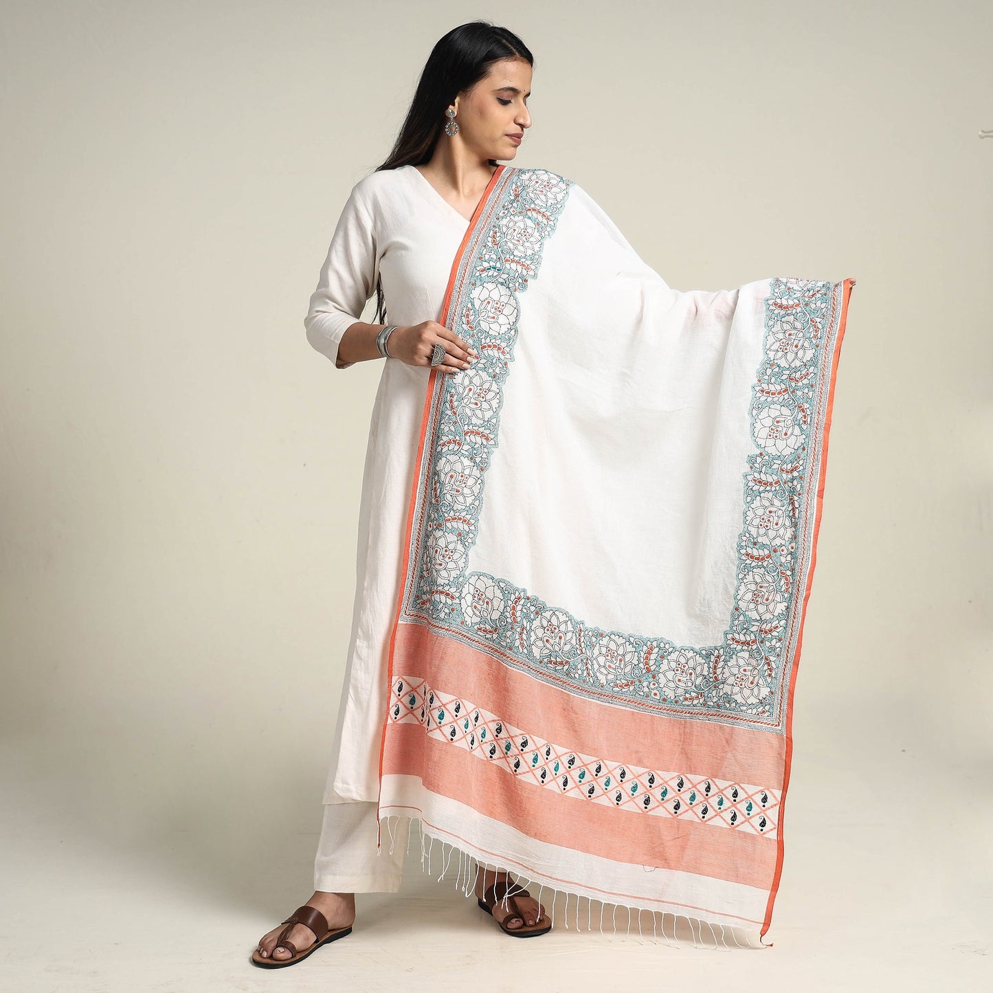 Bengal Kantha Embroidered Cotton Handloom Dupatta Online at iTokri.com