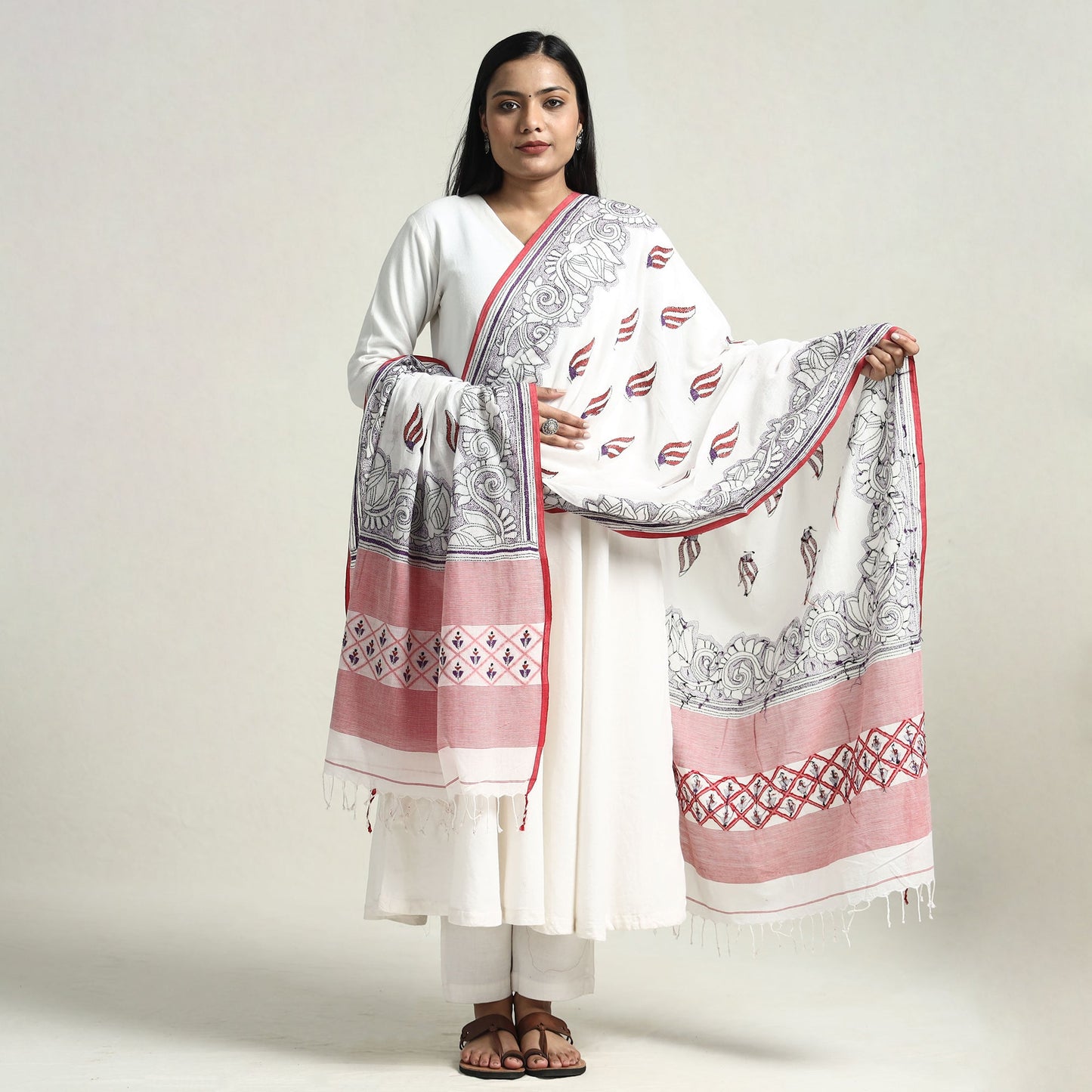 Bolpur Kantha Embroidery Cotton Handloom Dupatta with Tassels Online at iTokri.com