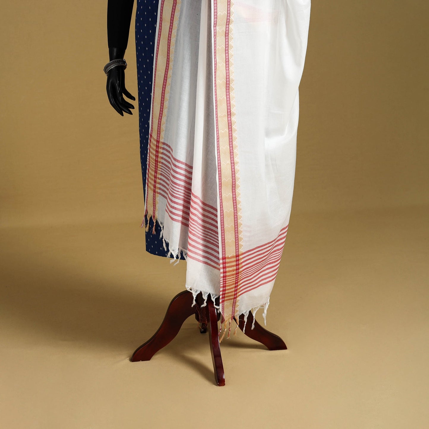 White - cotton jacquard dupatta with thread border 22