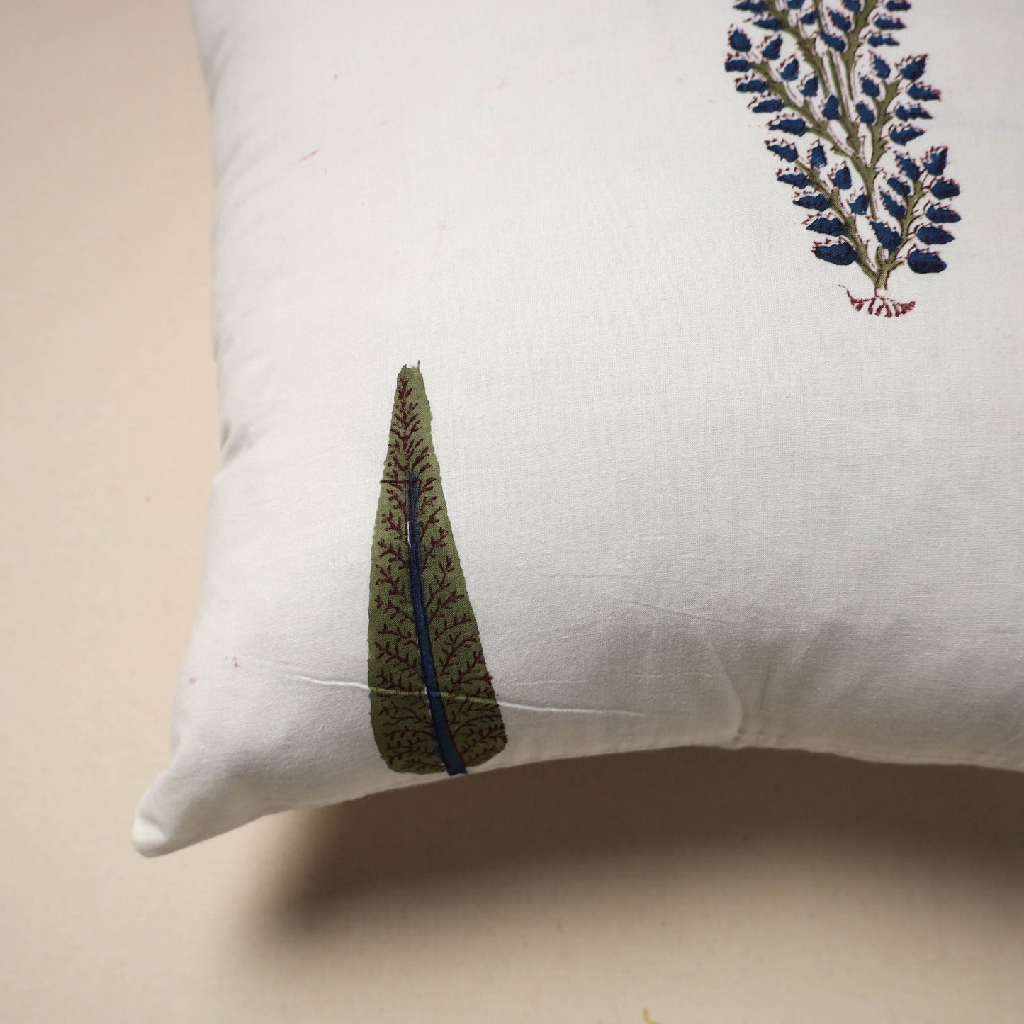 Cotton sanganeri cushion cover (16 x 16 in) 48 - handcrafted