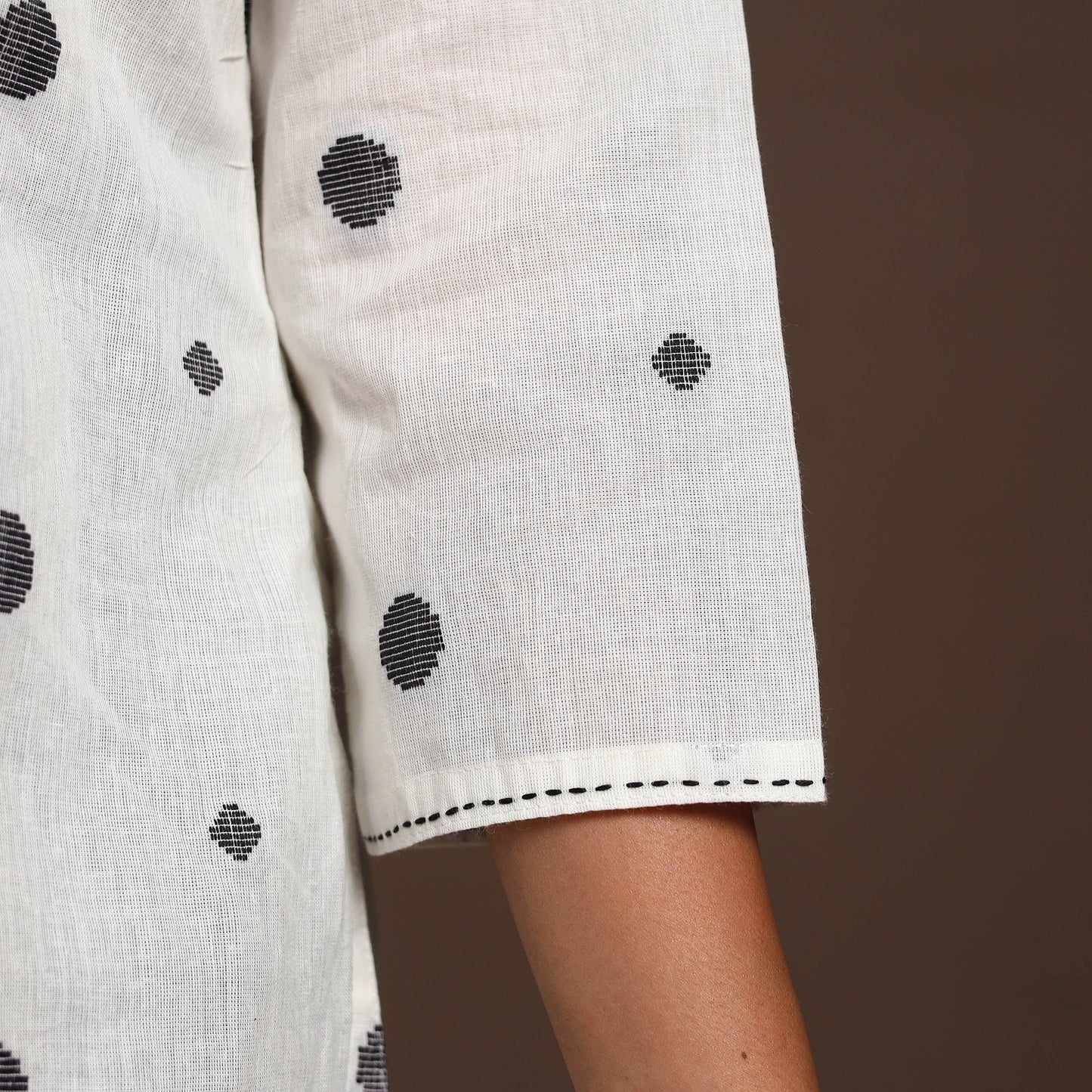 White - cotton short jacquard kurta with hand embroidery 05