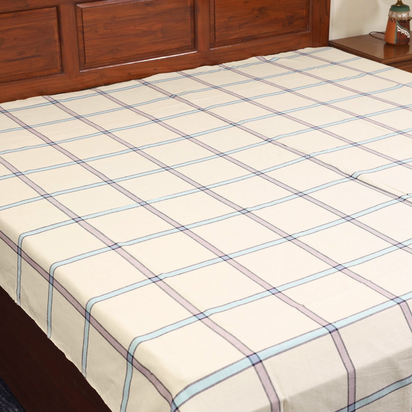 White - double handloom cotton bed sheet (108 x 90 in) 14
