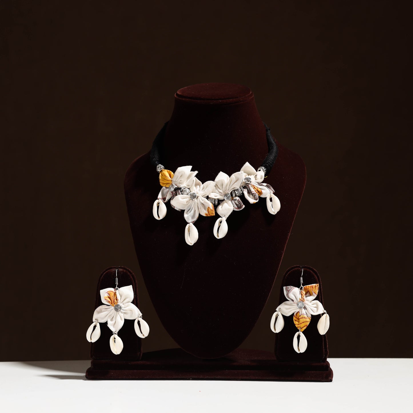 Buy Fabart Phool Kali Shell Choker Necklace Set