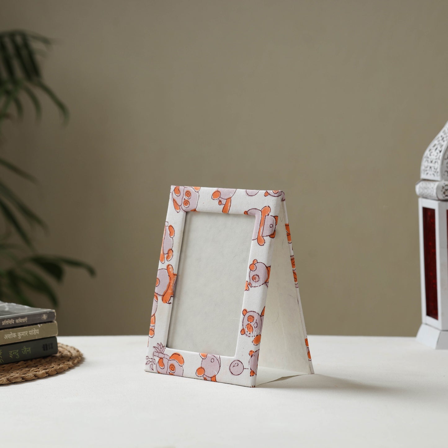 White - fabric embellished handmade photo frame (8 x 6 in)