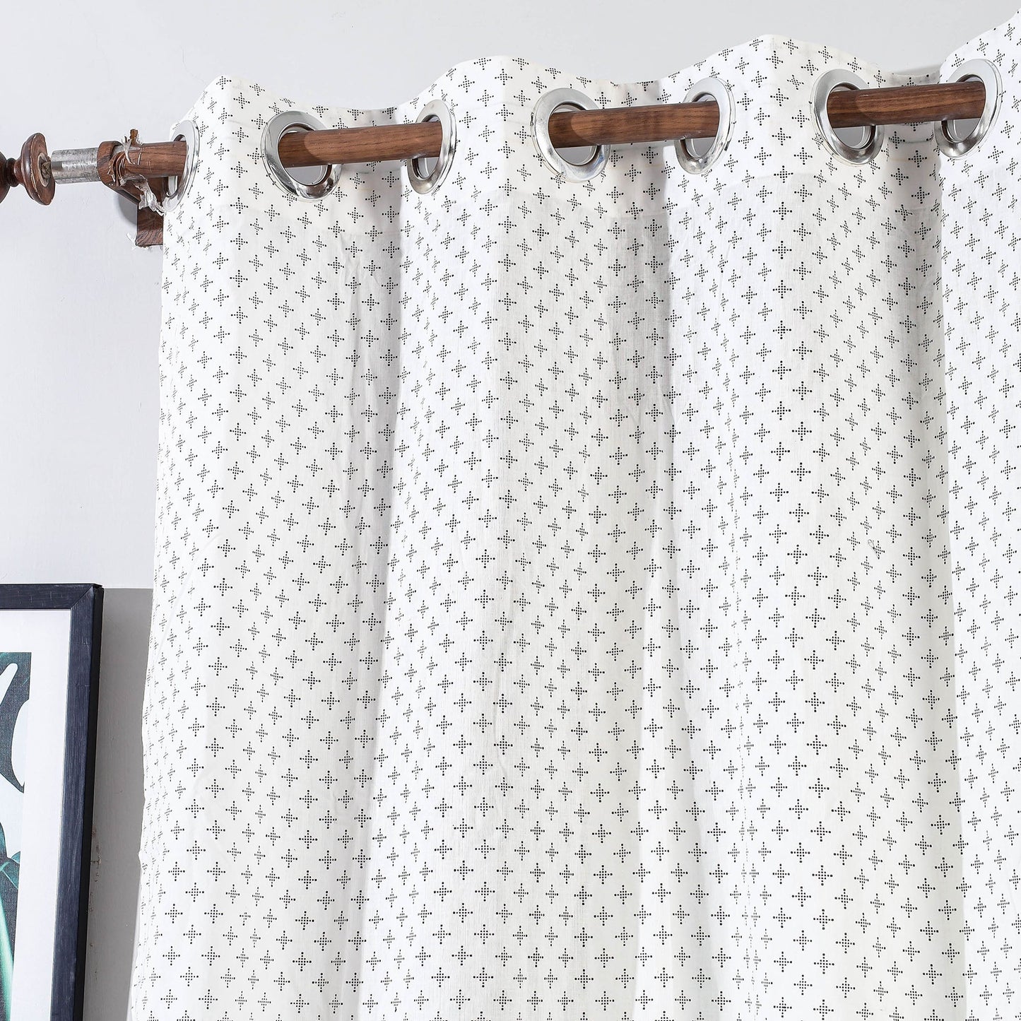 White - hand printed cotton door curtain (7 x 3.5 feet)