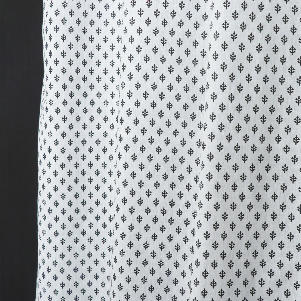 White - hand printed cotton window curtain (5 x 3.5 feet)