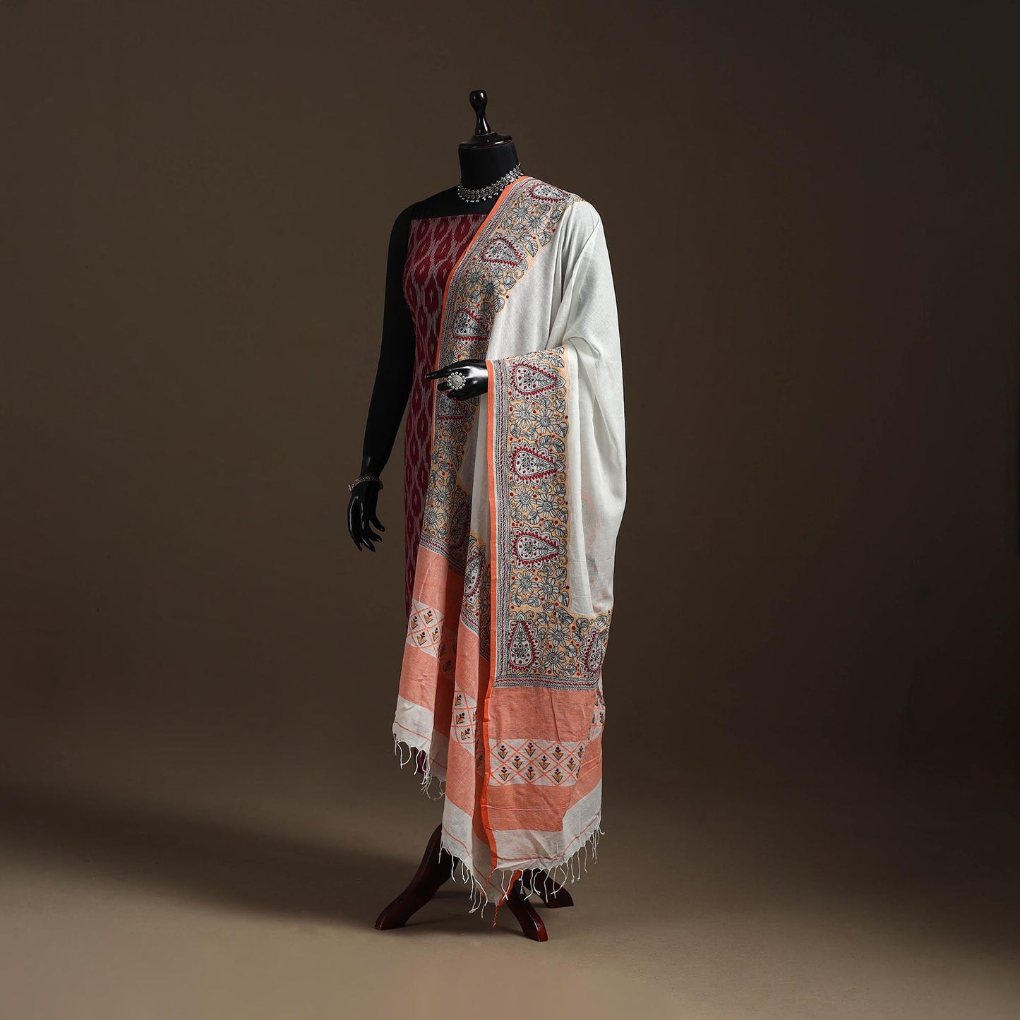 White - handloom cotton bengal hand kantha work dupatta 19
